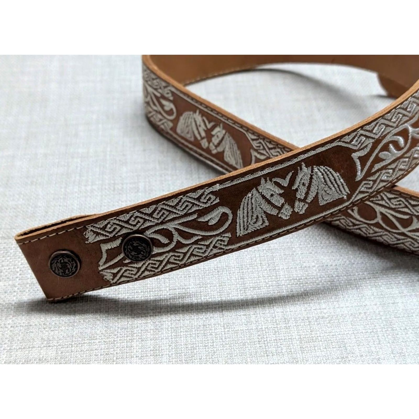 Vintage VINTAGE WESTERN Belt HORSES embroidered 38 brown COWBOY handcrafted Mens Size 38 - 2 Thumbnail