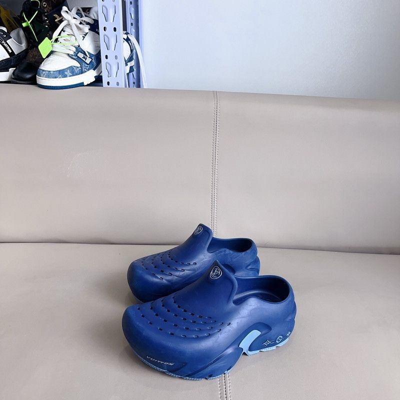 Louis Vuitton Louis Vuitton Shark Slippers in Deep Blue Size US 8 / IT 38 - 2 Thumbnail