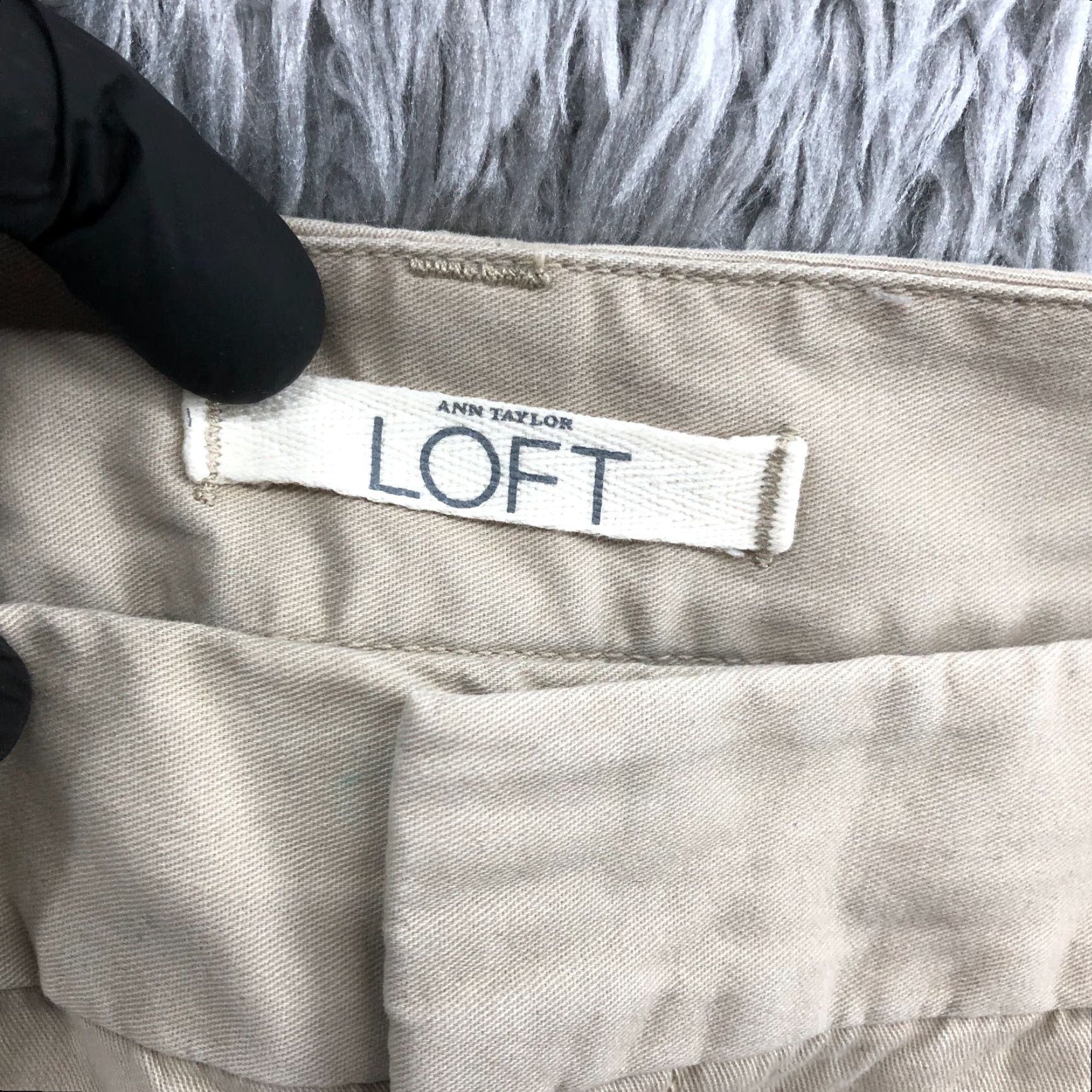 Loft LOFT Chino Shorts Womens Size 6 Mid Rise Beige Medium Wash Denim 5-Pocket Clean Flaw Hook Eye Adjustable Size 28" / US 6 / IT 42 - 6 Thumbnail