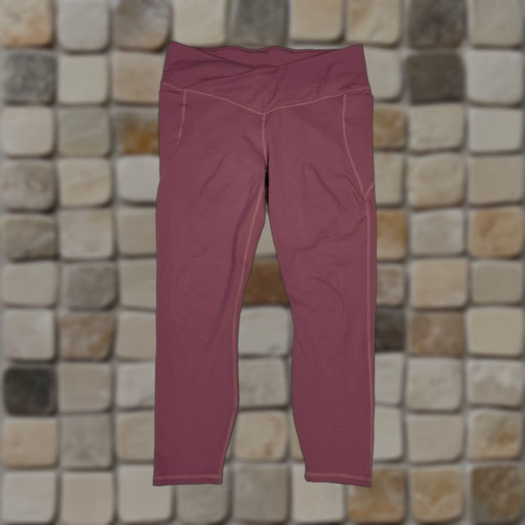 Logo 7 Pure Luxe Leggings Womens XL Red Logo Mid Rise Athleisure Crossover 7 8 Inseam 24 in Nylon Polyester Spandex Size 40" / US 18 - 1 Thumbnail