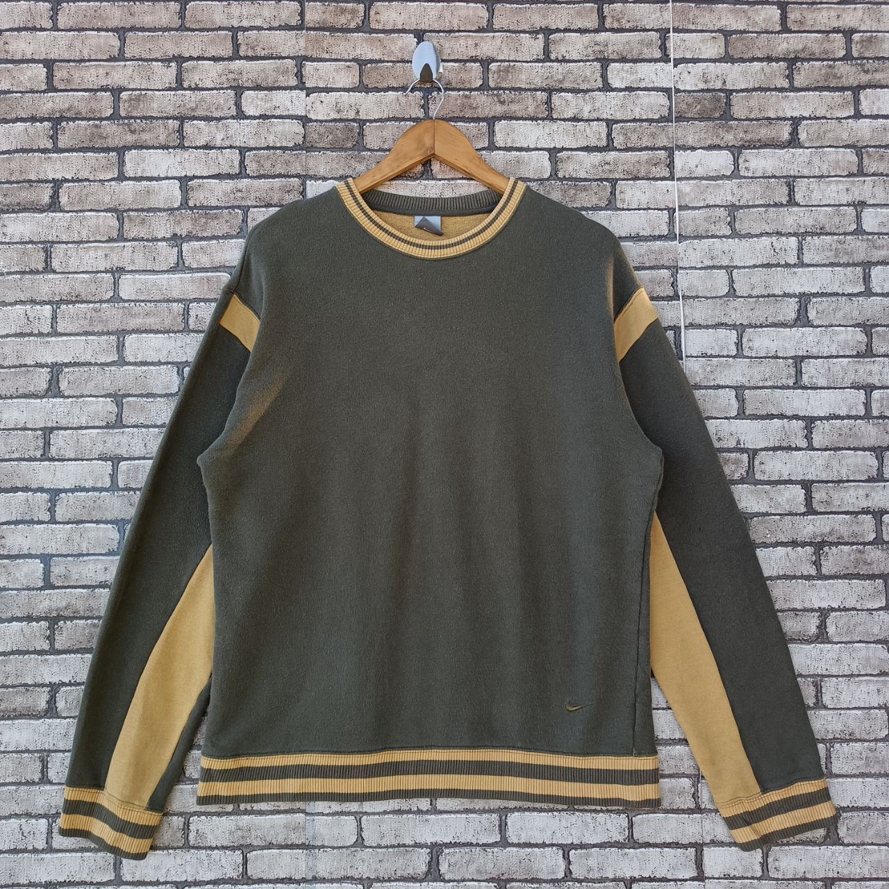 Nike × Vintage Vintage Y2K Nike Plain Sweatshirt Size US L / EU 52-54 / 3 - 1 Thumbnail