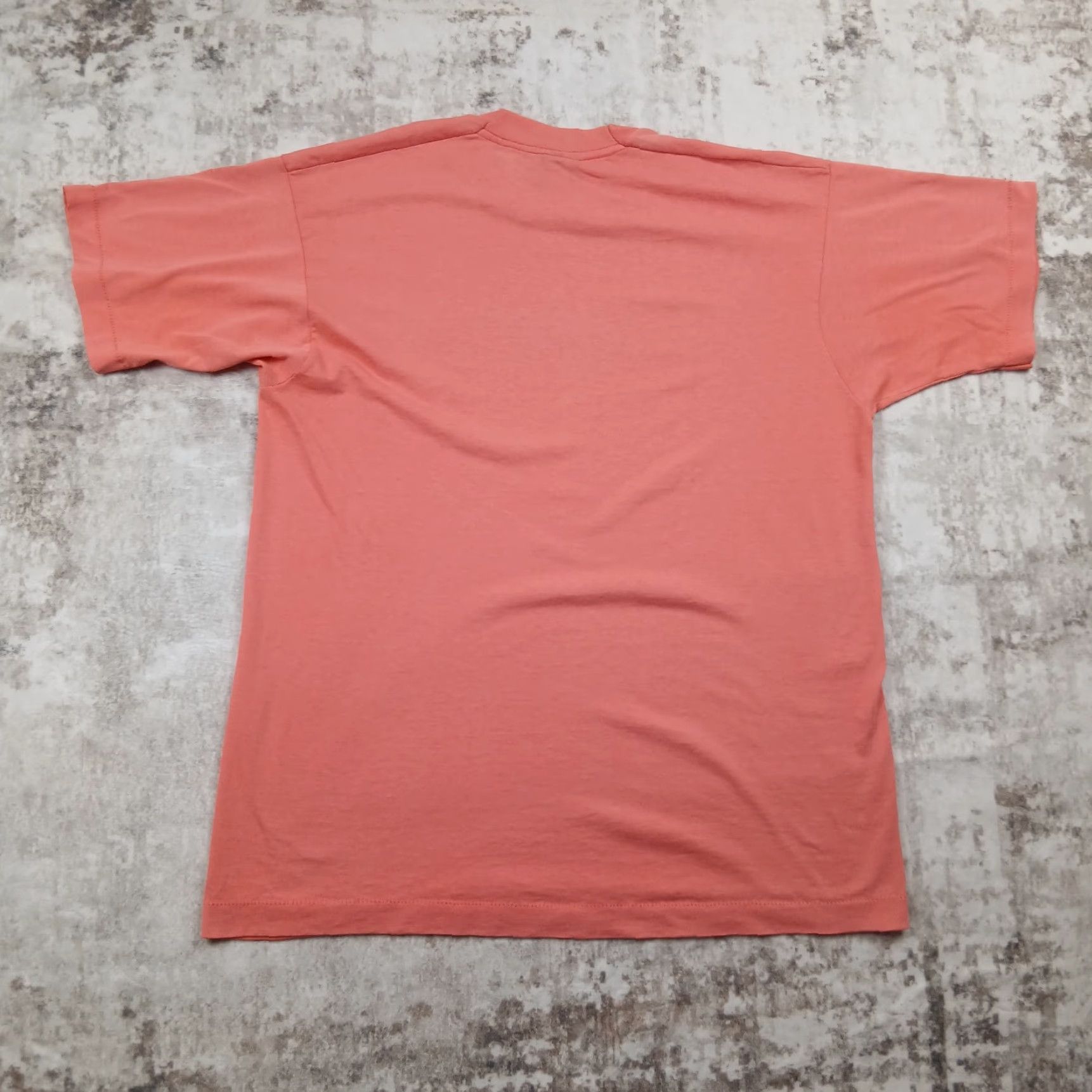 Fruit Of The Loom VINTAGE Fruit of the Loom T-Shirt Mens Large Orange Peach 80s Single Stitch Screen Stars Best 90s 80s USA Shirt Mens Size US L / EU 52-54 / 3 - 3 Thumbnail
