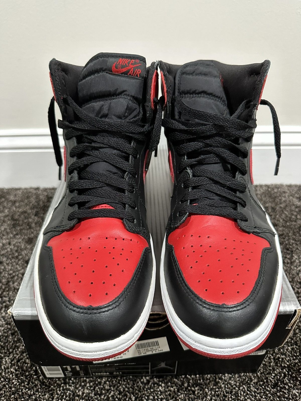 Jordan Brand Air Jordan 1 Retro Bred 2001 Sneakers Size US 11 / EU 44 - 5 Thumbnail