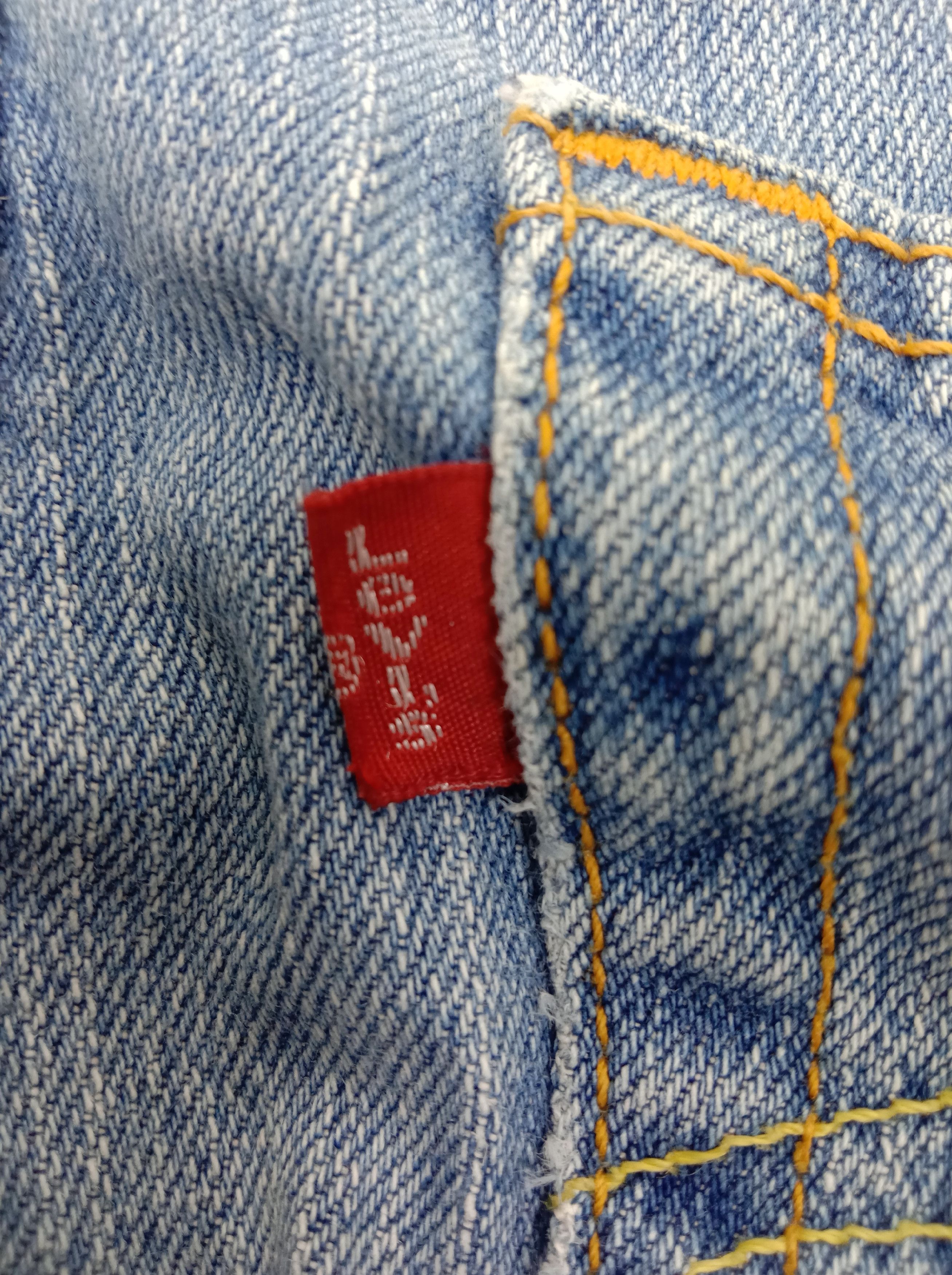 Levi's Vintage Levi’s 525 Flare Jeans Light Wash Distressed Denim Size 33" - 12 Thumbnail