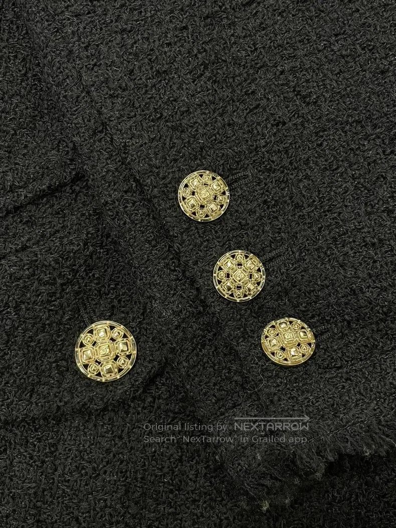 Chanel Chanel Kangpeng Street Series Black Gold V-neck Four-pocke Size S / US 4 / IT 40 - 2 Thumbnail