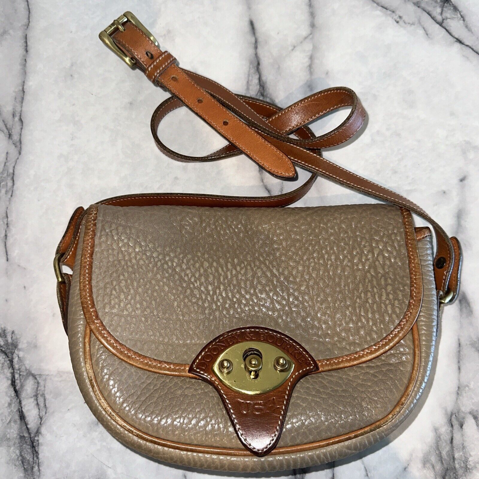 Dooney & Bourke Vtg Dooney & Bourke Cavalry Trooper Shoulder Bag Crossbody Size ONE SIZE - 1 Thumbnail