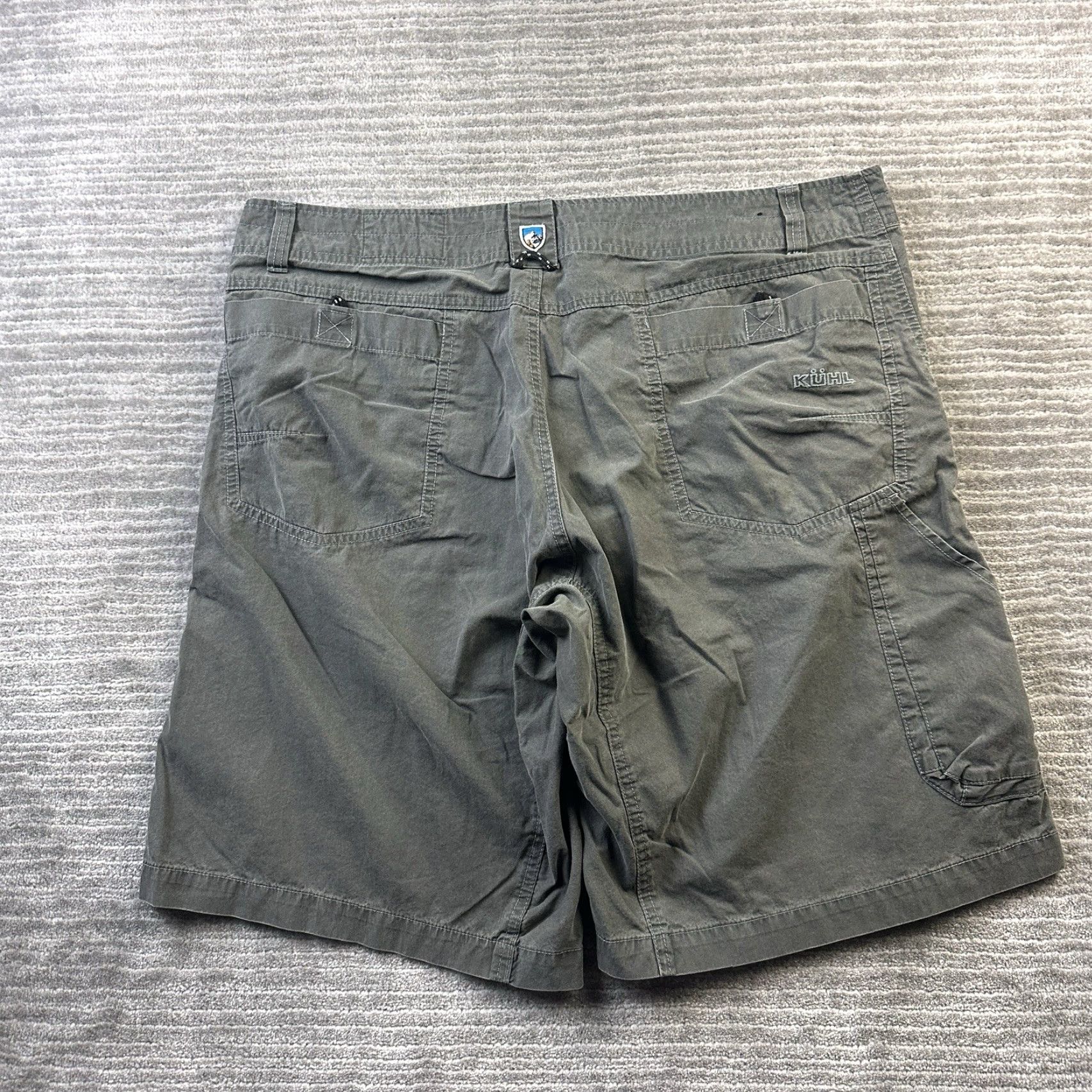 Vintage Kuhl Shorts Mens 38 Gray Chino Utility Hiking Workwear Outdoor Climbing Casual Size US 38 / EU 54 - 2 Thumbnail