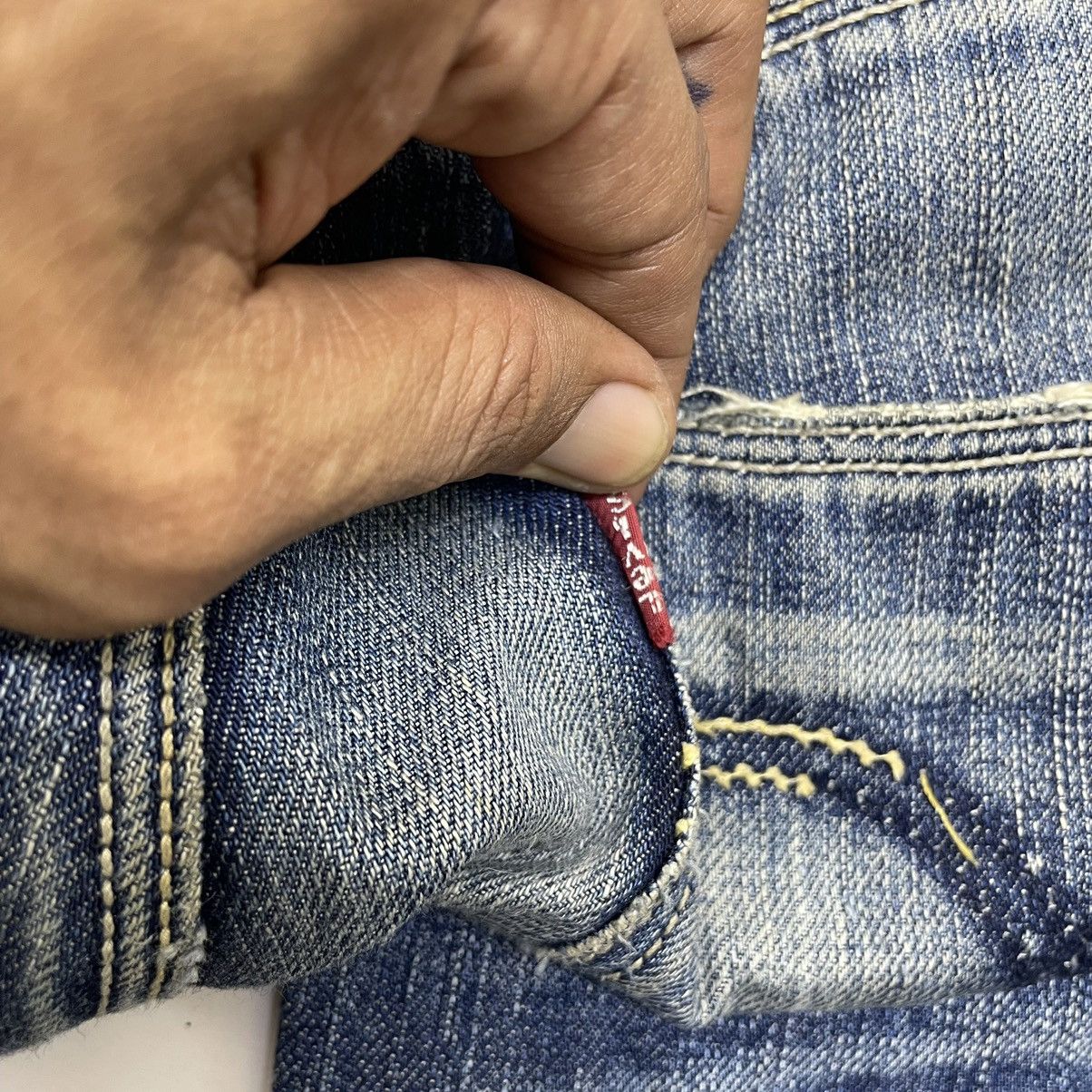Le Grande Bleu (L.G.B.) 🫴🏻Vintage Levis Denim Jeans Size US 32 / EU 48 - 13 Thumbnail