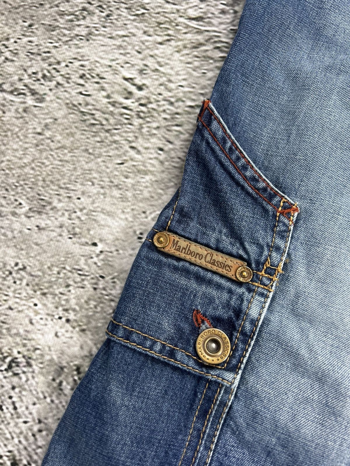 Marlboro Marlboro Jorts vintage baggy Y2K navy denim cargo shorts Size US 38 / EU 54 - 2 Thumbnail