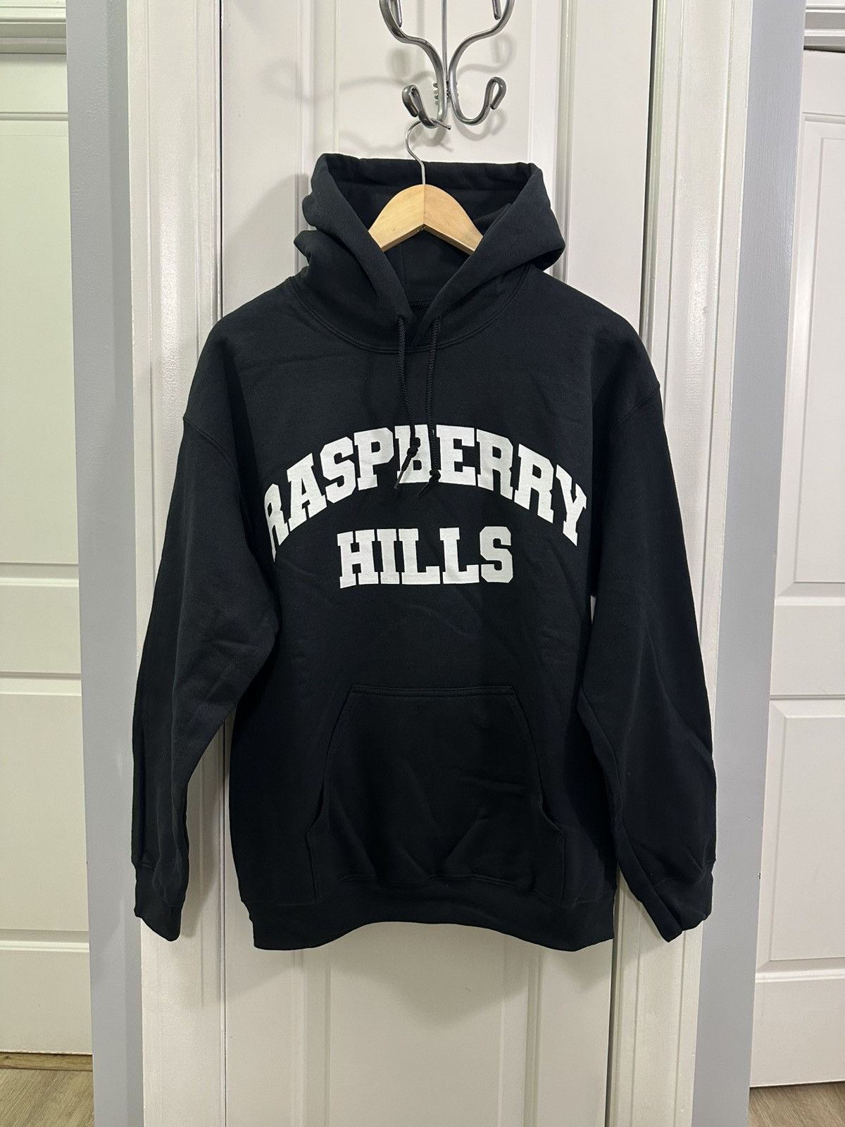 The GV Gallery Raspberry OG Black Hoodie (S) Size US S / EU 44-46 / 1 - 1 Thumbnail