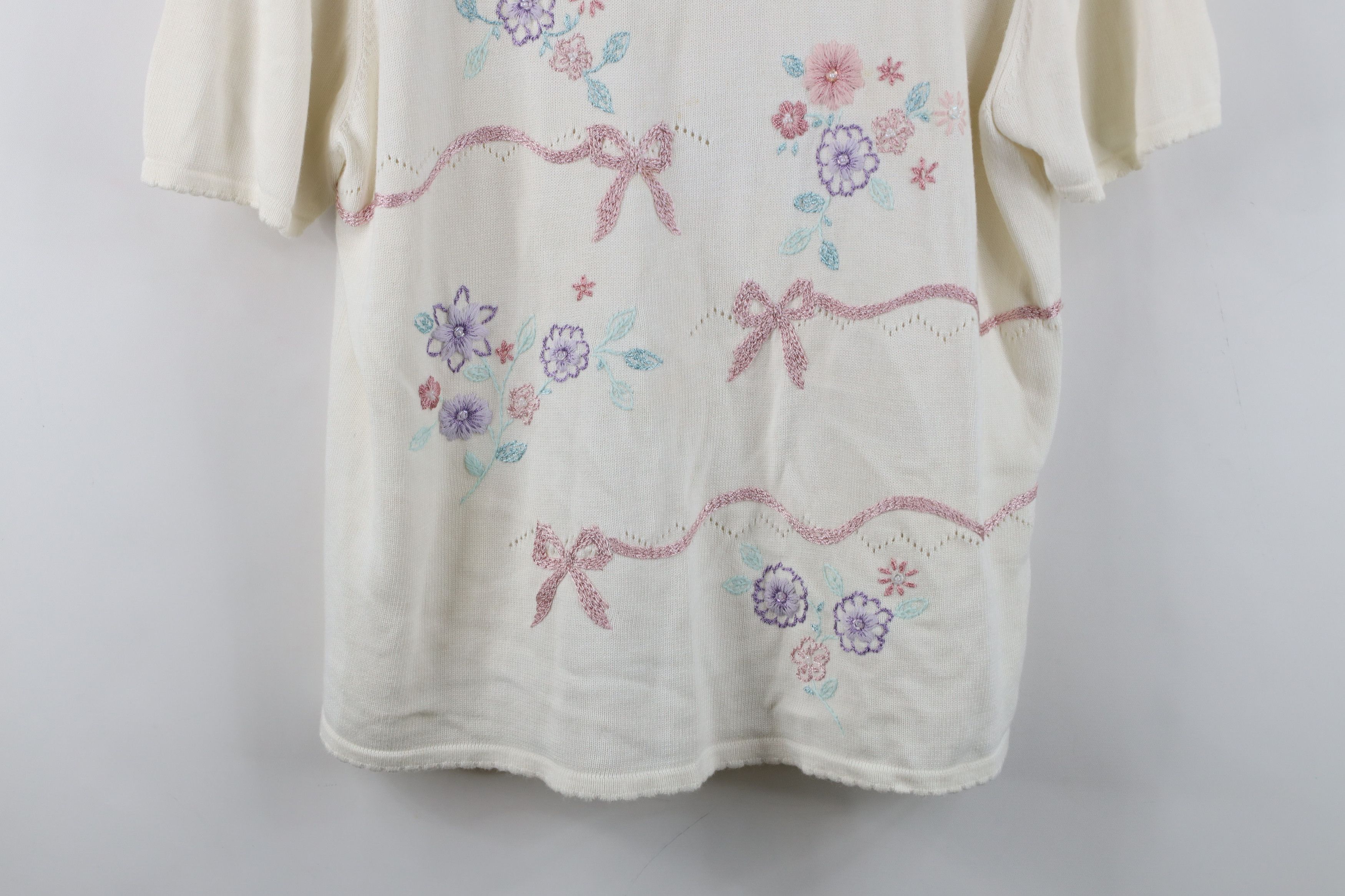 Vintage Vintage 90s Streetwear Flower Bowtie Knit Sweater White Size XL / US 12-14 / IT 48-50 - 3 Thumbnail