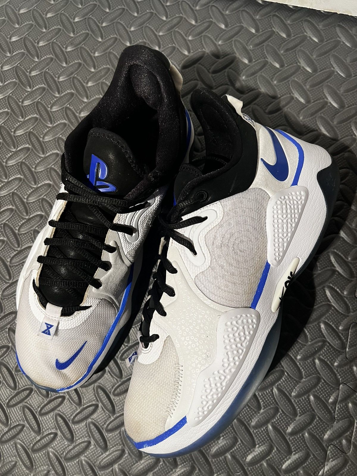 Nike CLEAN Nike PG5 Playstation White Size 10 Mens Shoes Size US 10.5 / EU 43-44 - 2 Thumbnail