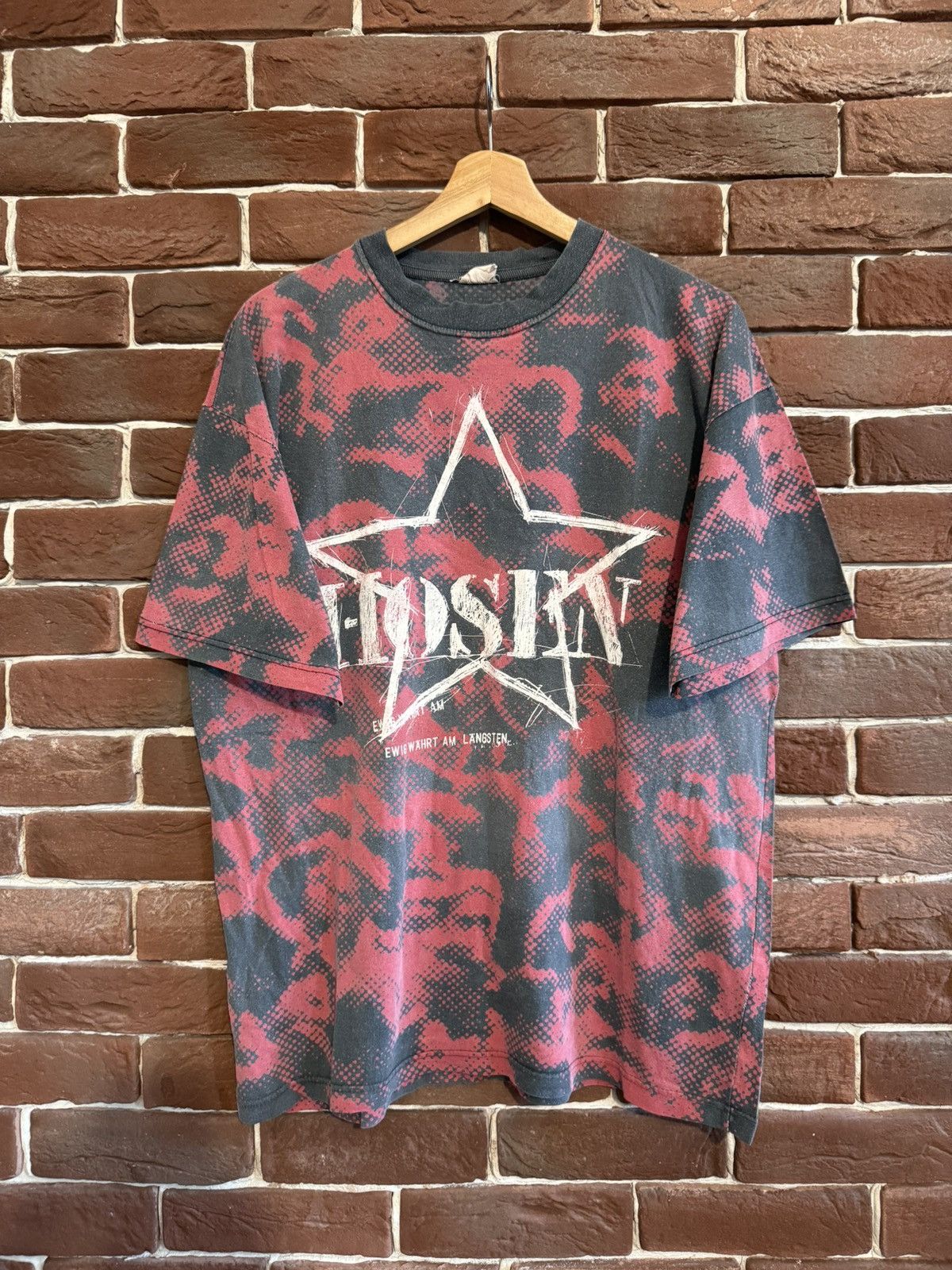 Vintage 1996 Die Toten Hosen Faces AOP Red Rock Band Tee