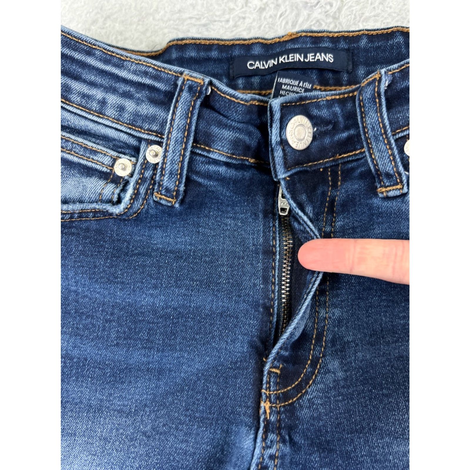 Calvin Klein Calvin Klein Jeans Women Blue Denim Straight Leg 26x30 Distressed 5-Pocket Regular Waist Cotton Blend Jeans Size 26" / US 2 / IT 38 - 5 Thumbnail