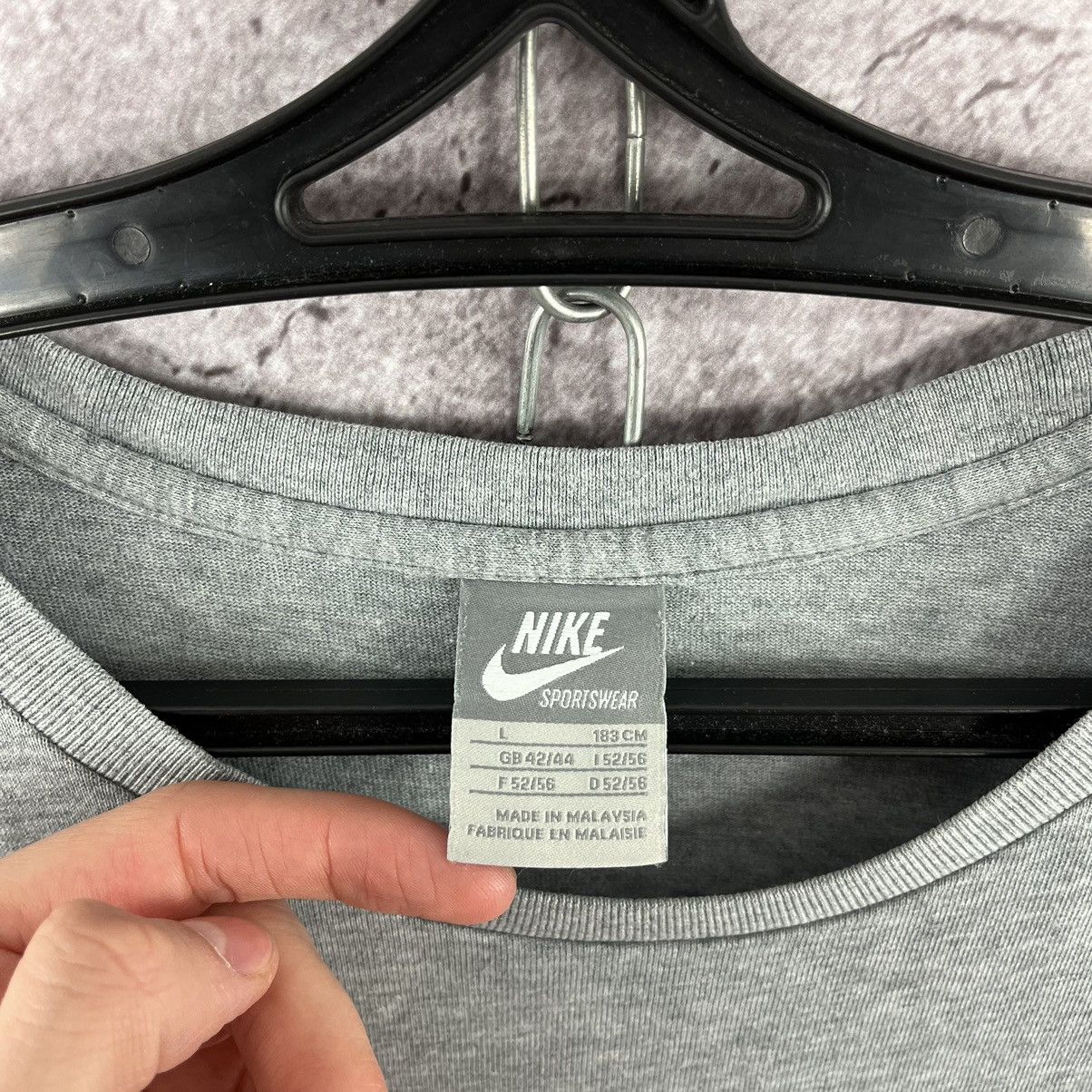 Nike Nike Vintage 2000s Track Field Tee Y2K Big Logo Grey Size L Size US L / EU 52-54 / 3 - 7 Thumbnail