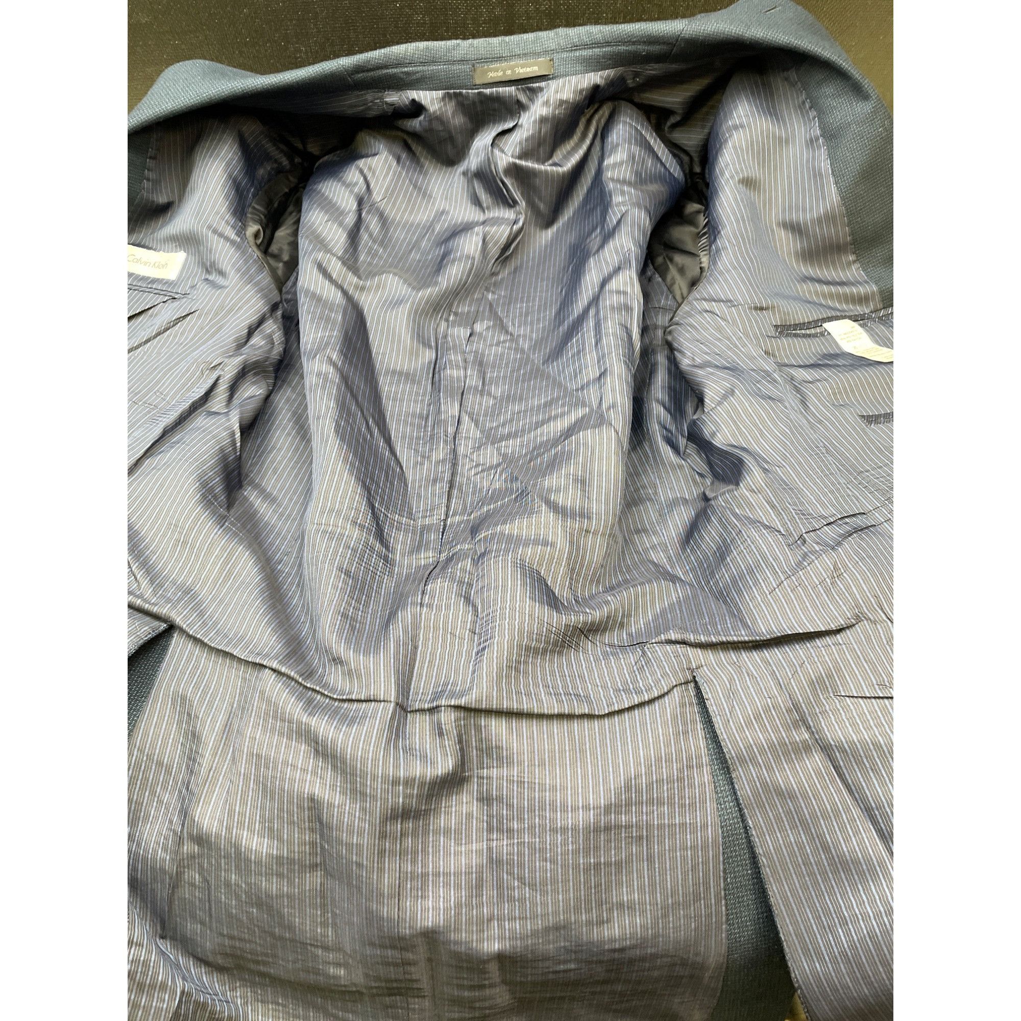 Calvin Klein Calvin Klein Men's Blue Blazer 2 button Closure Size 38R SKU Size 38R - 6 Thumbnail