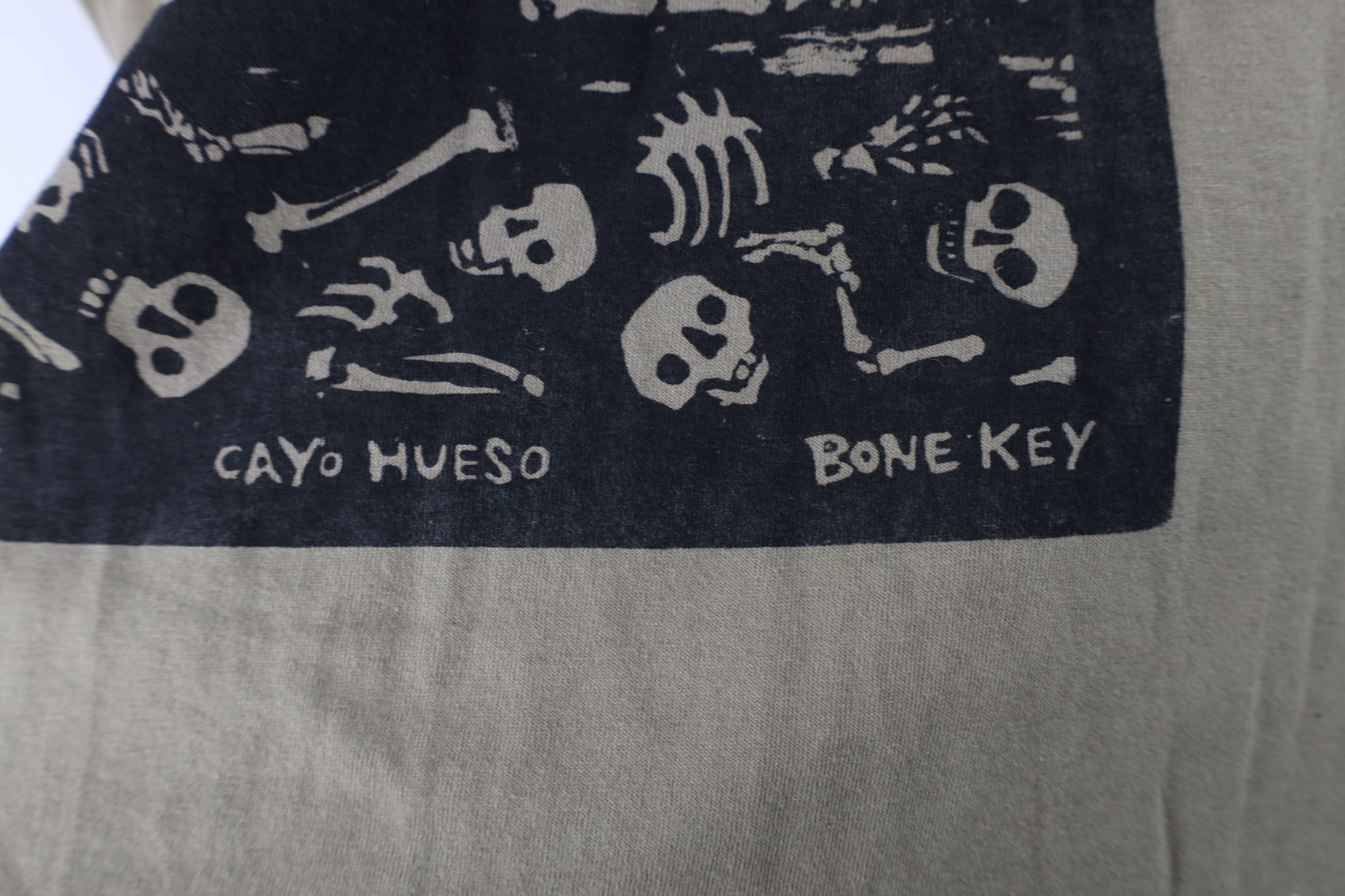 Vintage Vintage 90s Streetwear Bone Key Cayo Hueso Key West T-Shirt Size US XXL / EU 58 / 5 - 11 Thumbnail