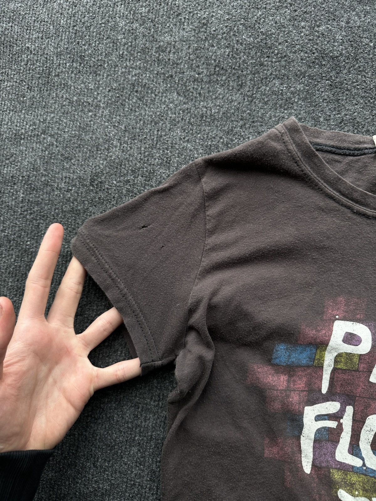 Band Tees 🚨PINK FLOYD THE WALL ALBUM T-SHIRT TOP WOMEN Size S / US 4 / IT 40 - 4 Thumbnail