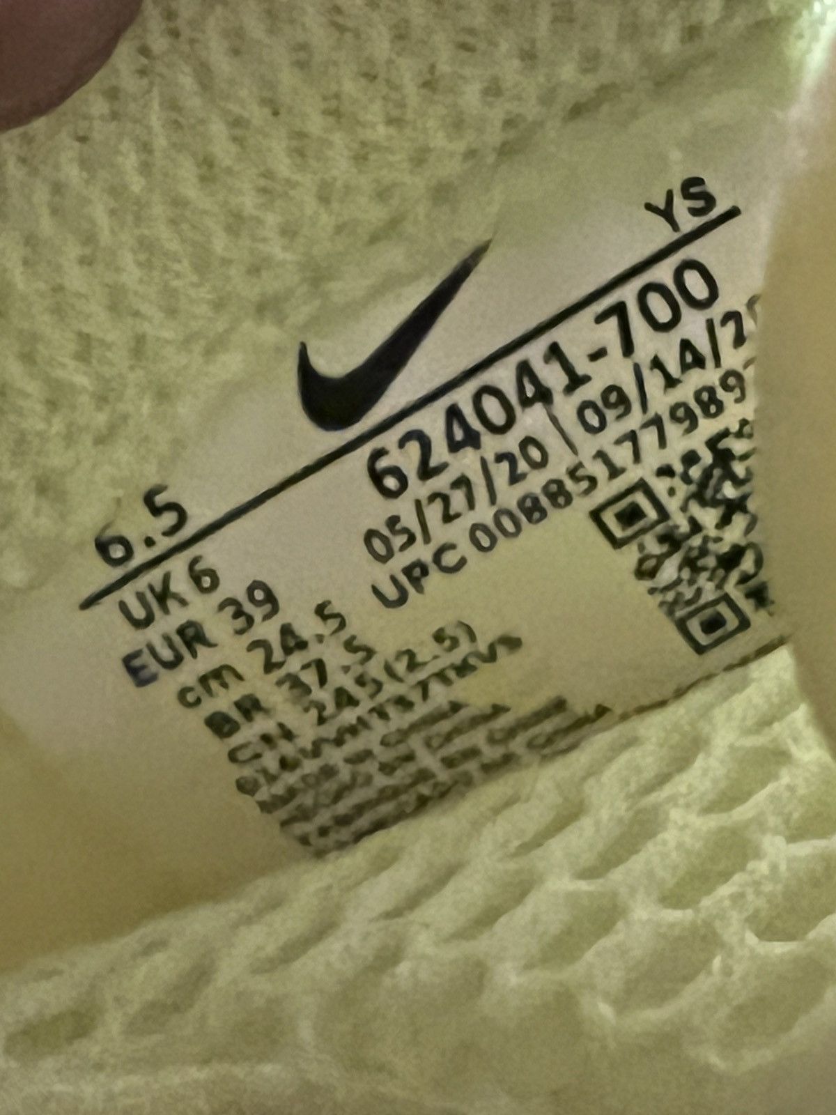 Nike NEW Nike Foamposite Pro Volt Green 2021 size 8 Womens Shoes Size US 8 / IT 38 - 10 Thumbnail