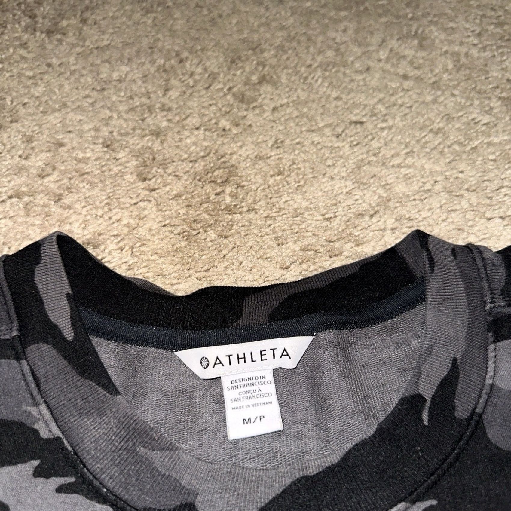 Athleta Athleta Sweatshirt Womens Medium Pullover Performance Athleisure Gym Camo Size M / US 6-8 / IT 42-44 - 2 Thumbnail