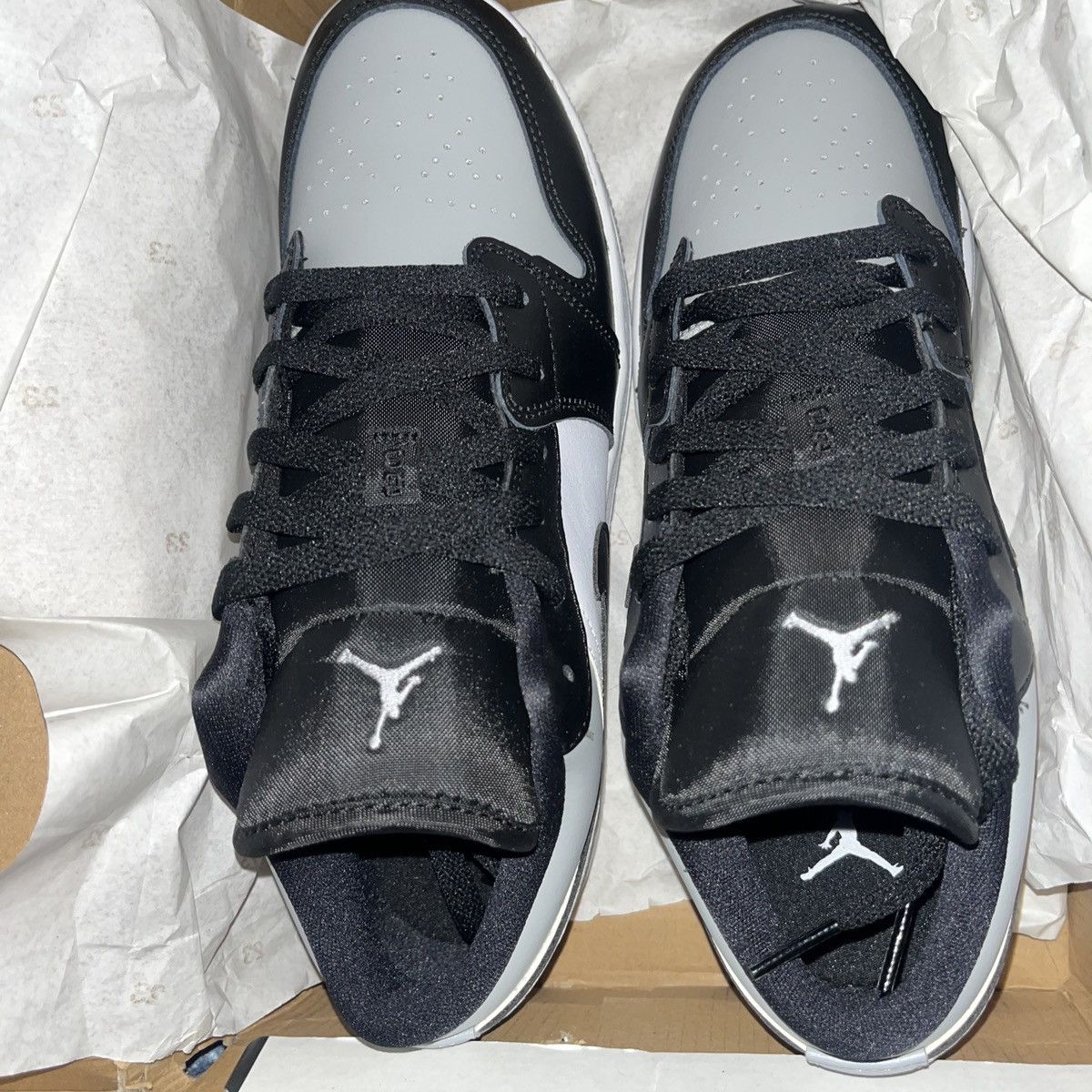 Jordan Brand × Nike Air Jordan 1 Low Shadow Toe GS Size US 7 / EU 40 - 5 Thumbnail