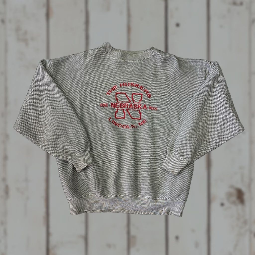 Vintage VINTAGE Nebraska Huskers Sweatshirt Mens Medium Crewneck Gray Logo Pullover Winter Football Mens Size US M / EU 48-50 / 2 - 1 Thumbnail