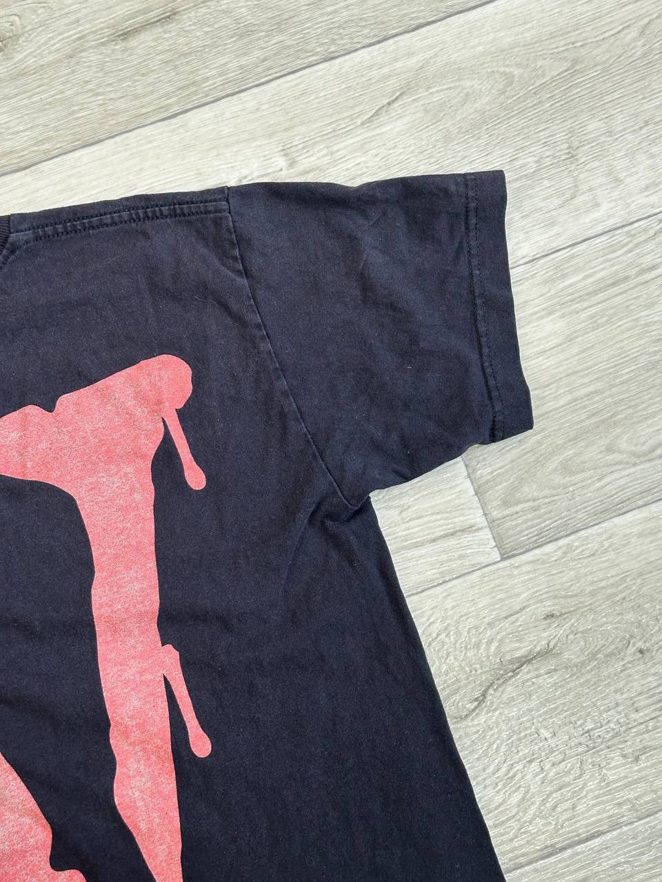 City Morgue × Vlone Vlone x City Morgue Blood V Logo T-Shirt Black Size M Size US M / EU 48-50 / 2 - 4 Thumbnail