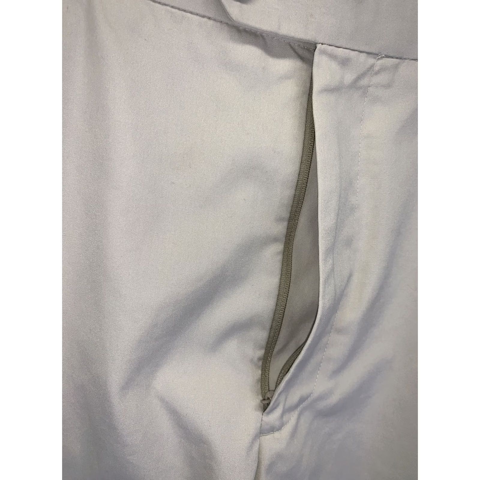 Pendleton VINTAGE Pendleton Mens Pleated Khaki Shorts 40 Beig e Cotton Blend Front Pleated Chino 90s Casual, Travel, Workwear Mens Size US 40 / EU 56 - 5 Thumbnail