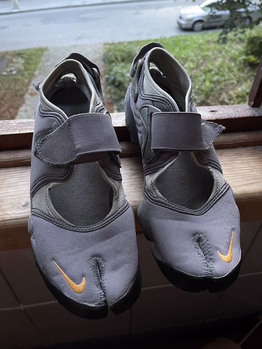 Nike cheap outdoor sandals