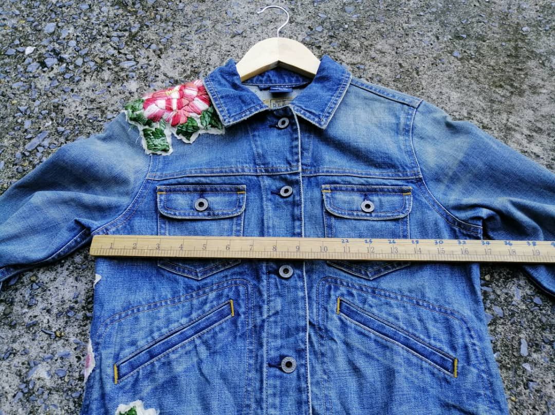 Ralph Lauren Ralph Lauren Flowers Patch Distressed Denim Jacket Size XS / US 0-2 / IT 36-38 - 7 Thumbnail