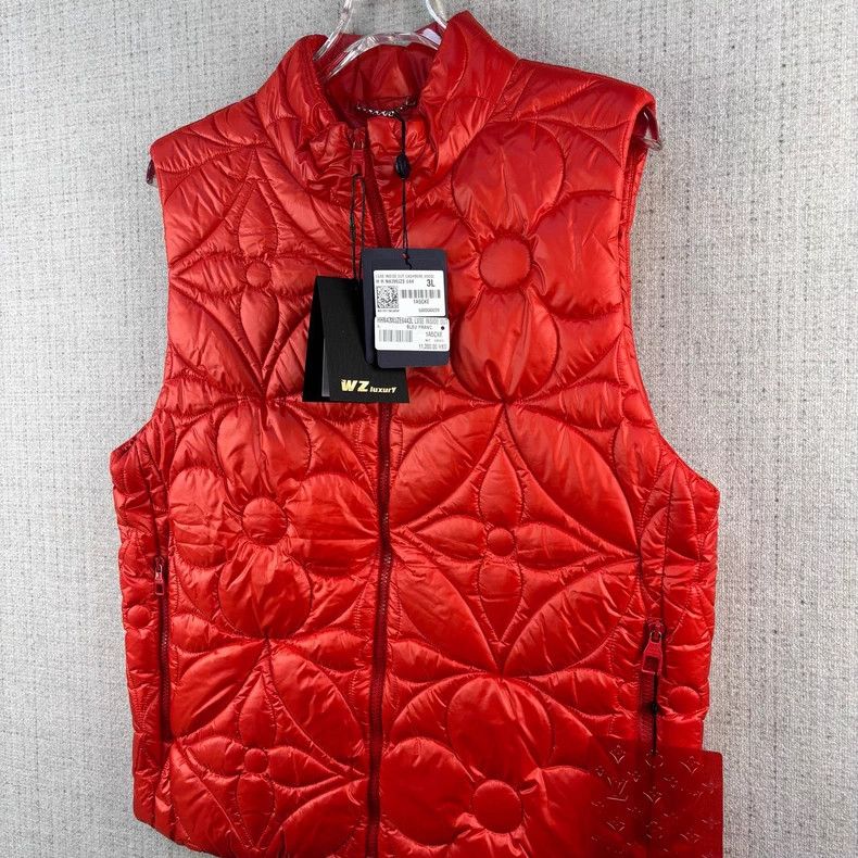 Louis Vuitton Louis Vuitton FW22 Solid Standing Collar Quilted Floral Zi Size US M / EU 48-50 / 2 - 2 Thumbnail