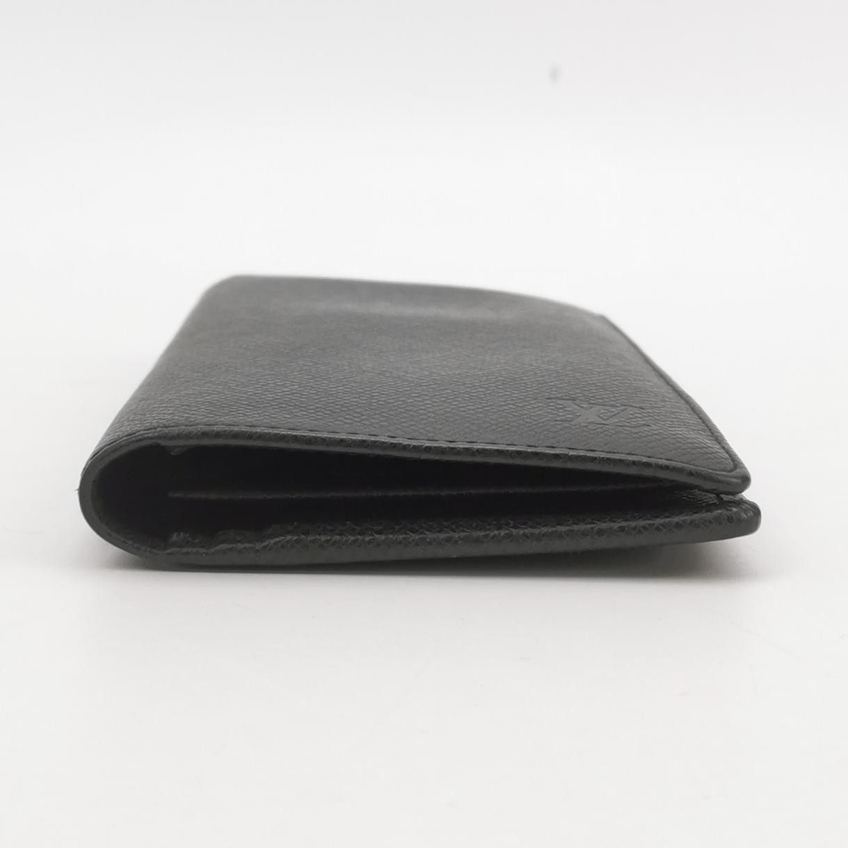 Louis Vuitton Louis Vuitton (LV) Brazza leather solid color bi-fold walle Size ONE SIZE - 1 Thumbnail