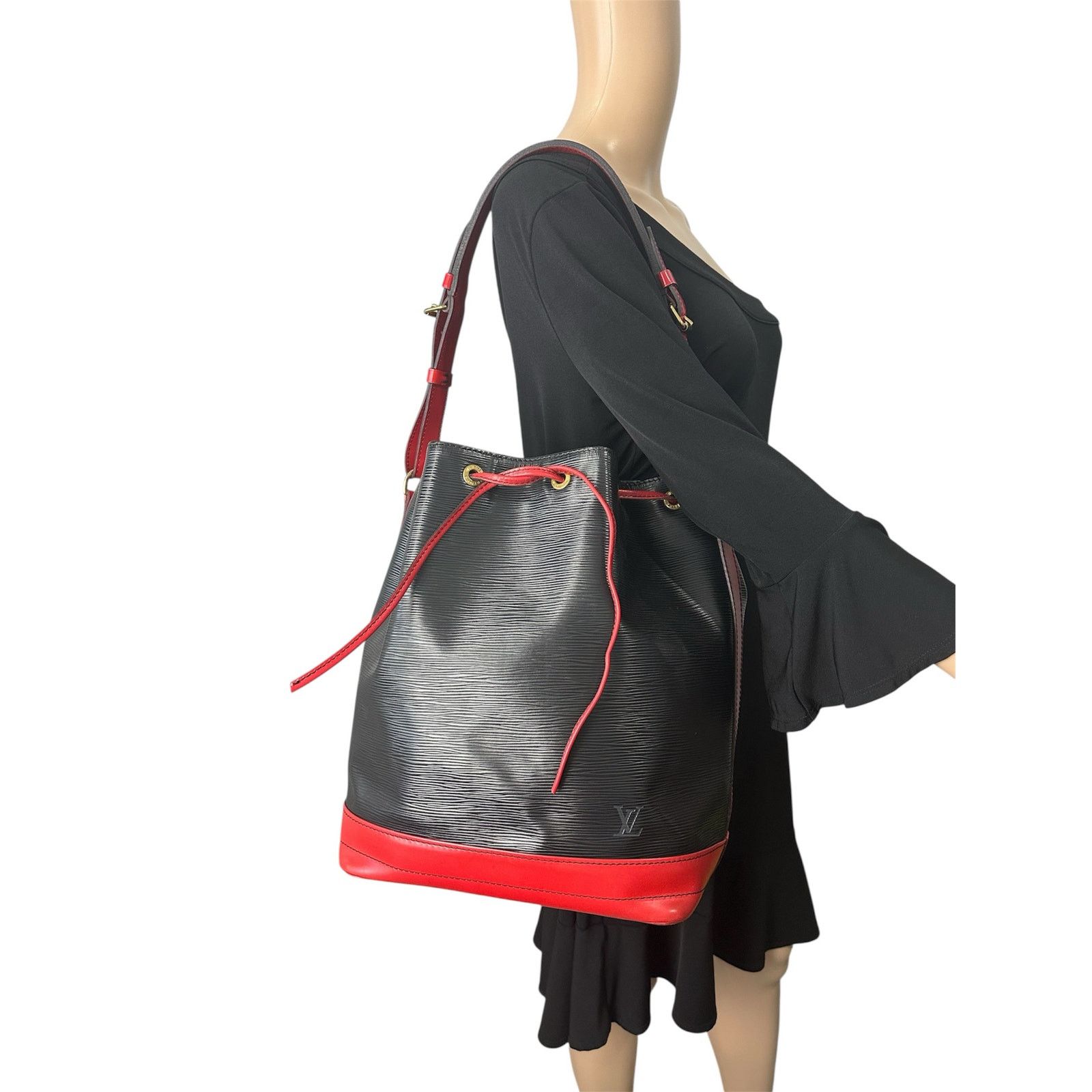 Louis Vuitton Louis Vuitton Epi Noe Bucket Bag Size ONE SIZE - 8 Thumbnail