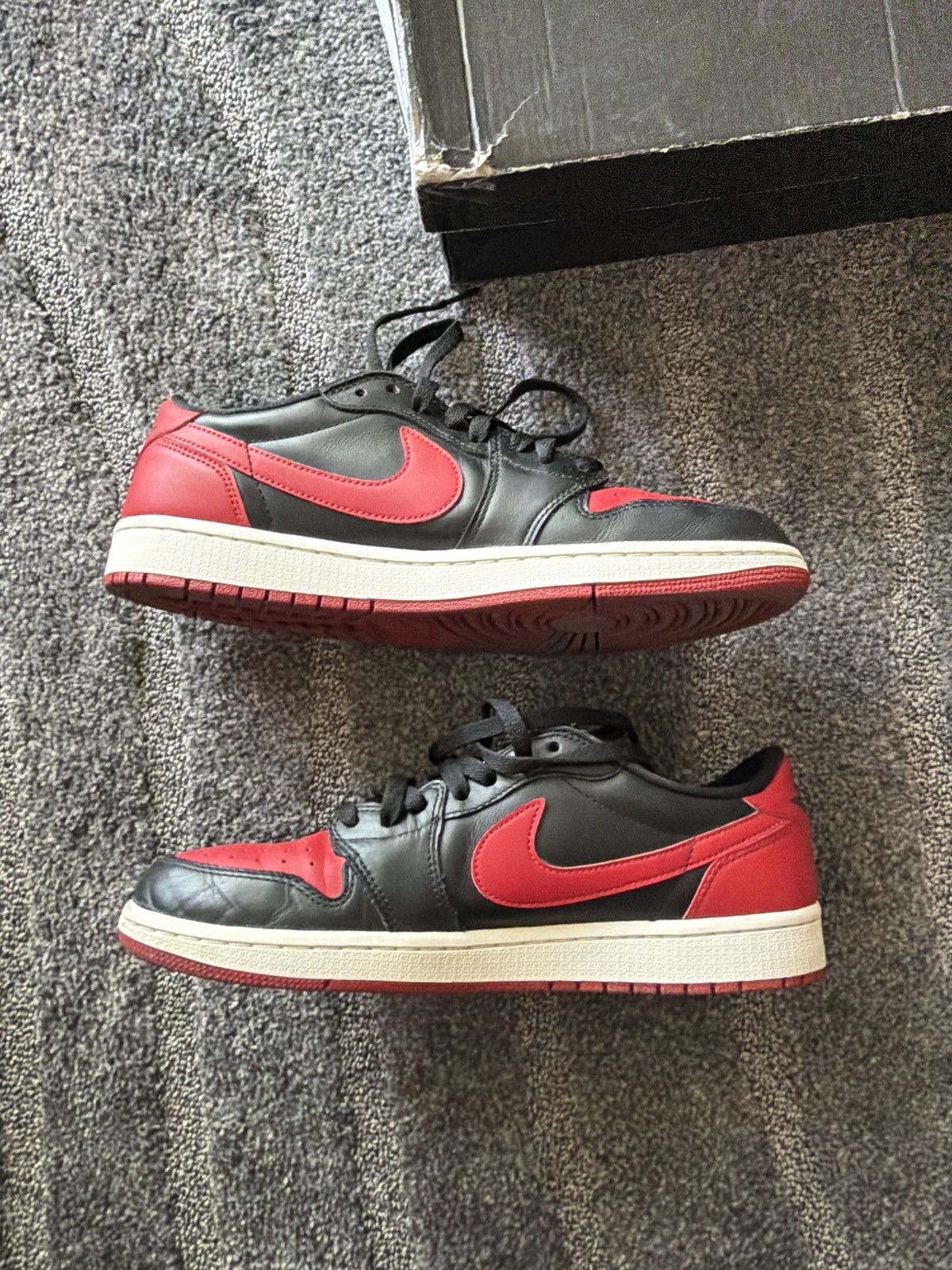 Nike 2015 bred 1 lows Size US 10 / EU 43 - 9 Thumbnail