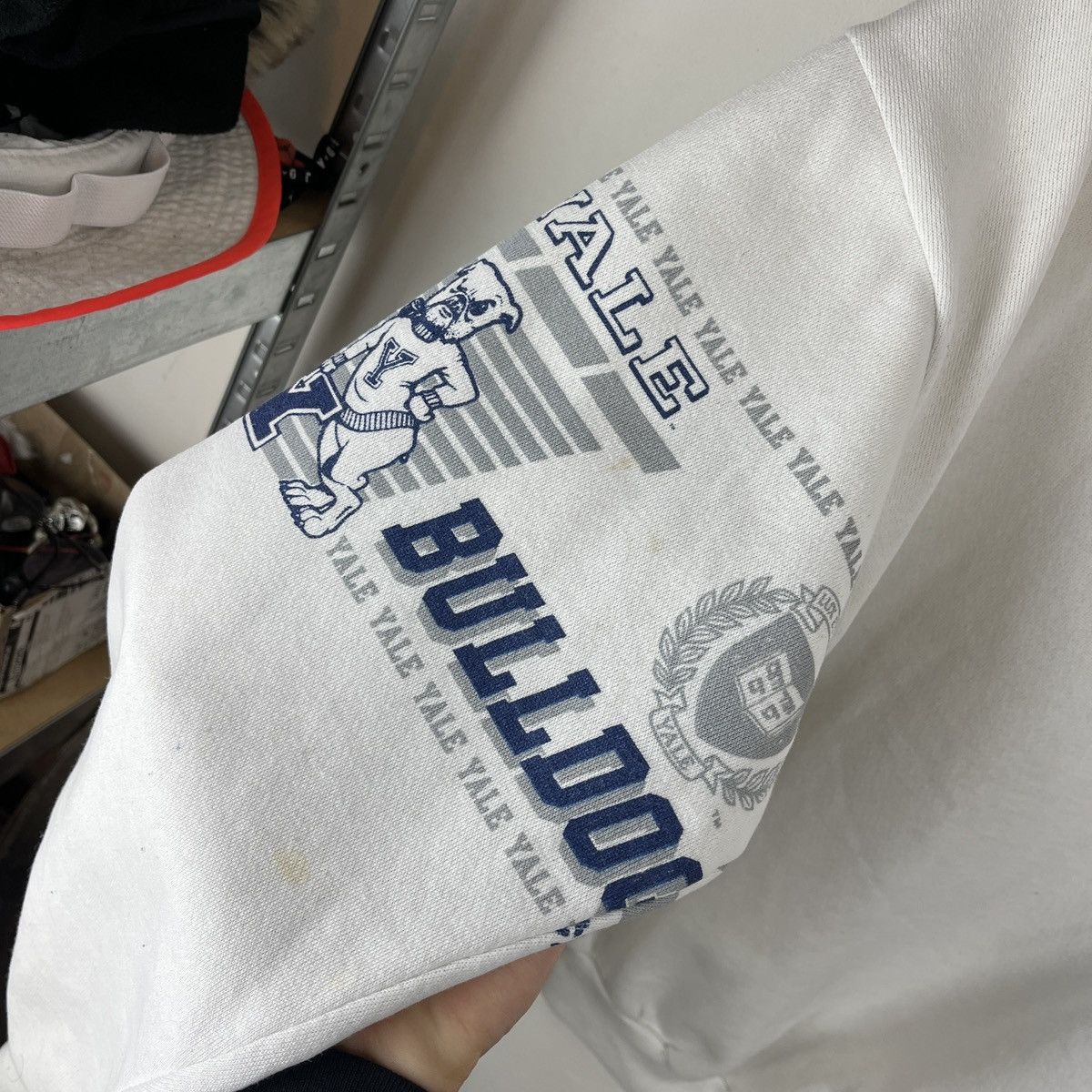 Vintage 90s Vintage Sweatshirt Yale Bulldogs box Fit Made in USA Size US L / EU 52-54 / 3 - 13 Thumbnail