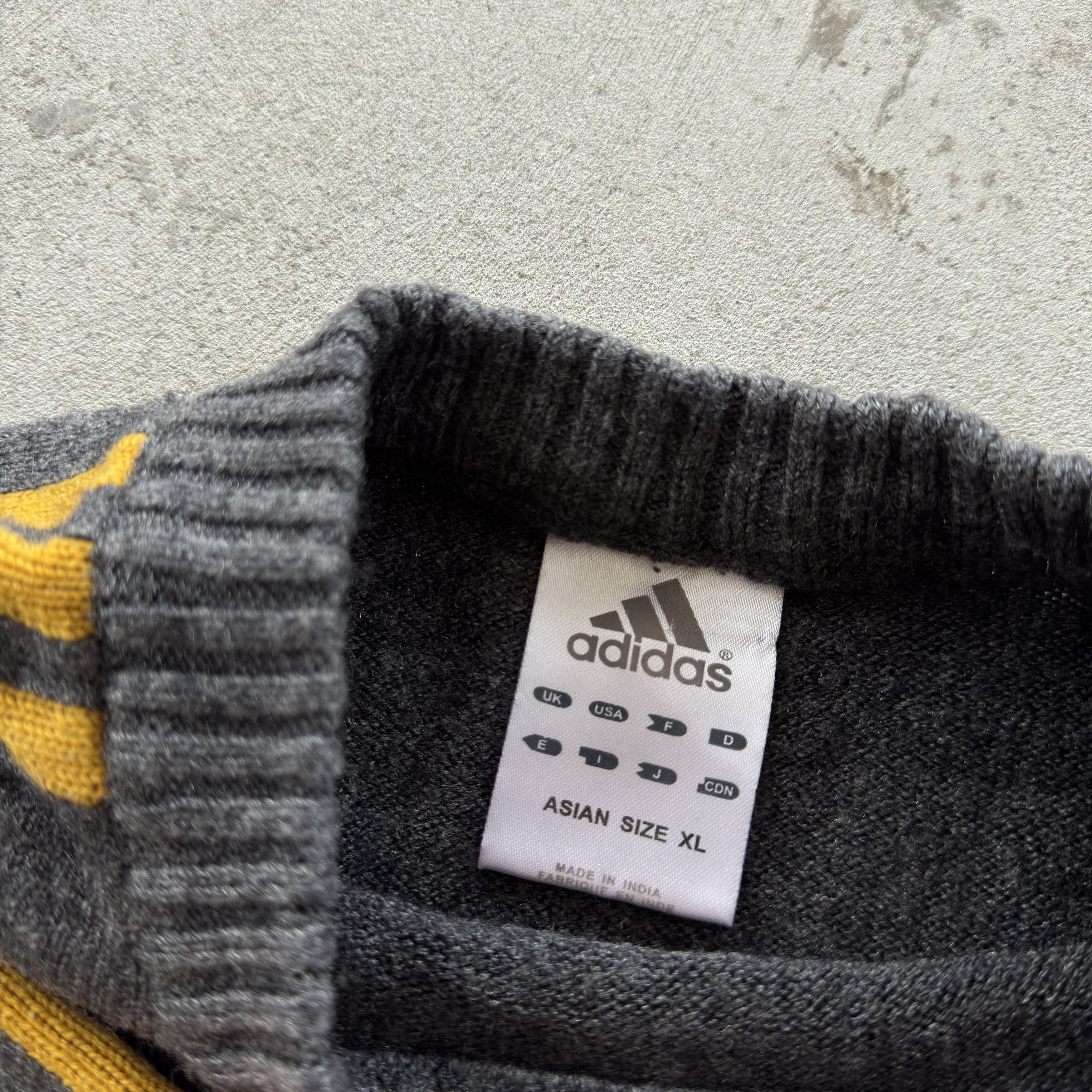 Adidas Vintage Adidas Knit Sweater 3 Stripes Crewneck Pullover Size US M / EU 48-50 / 2 - 5 Thumbnail