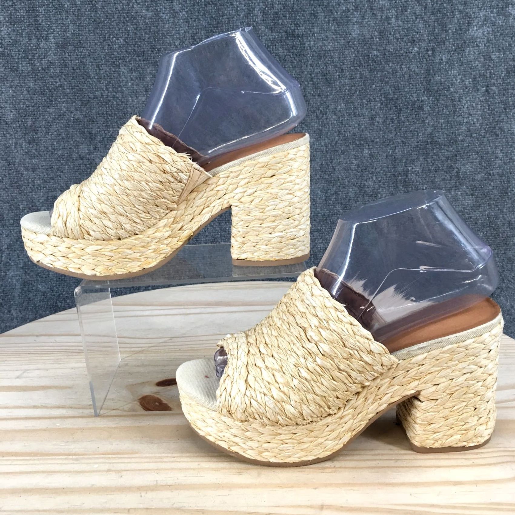 Vintage Universal Thread Sandals Womens 7 Beige Platform Slides Casual Woven Footwear Mens? Size US 7 / IT 37 - 2 Thumbnail