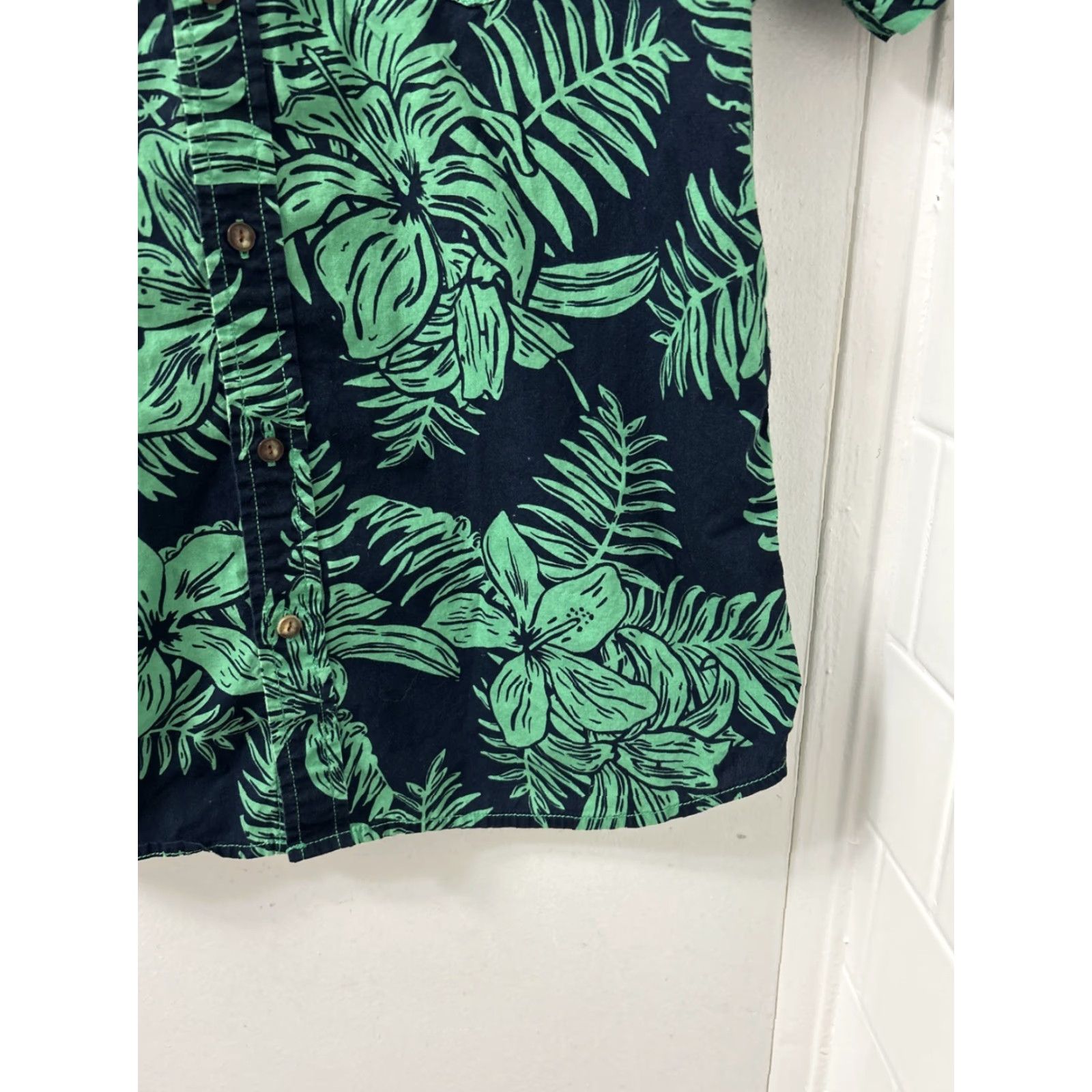 Levi's Levi's Shirt Mens Medium Green Navy Floral Hawaiian Button Down Pocket Logo S/S Size US M / EU 48-50 / 2 - 7 Thumbnail