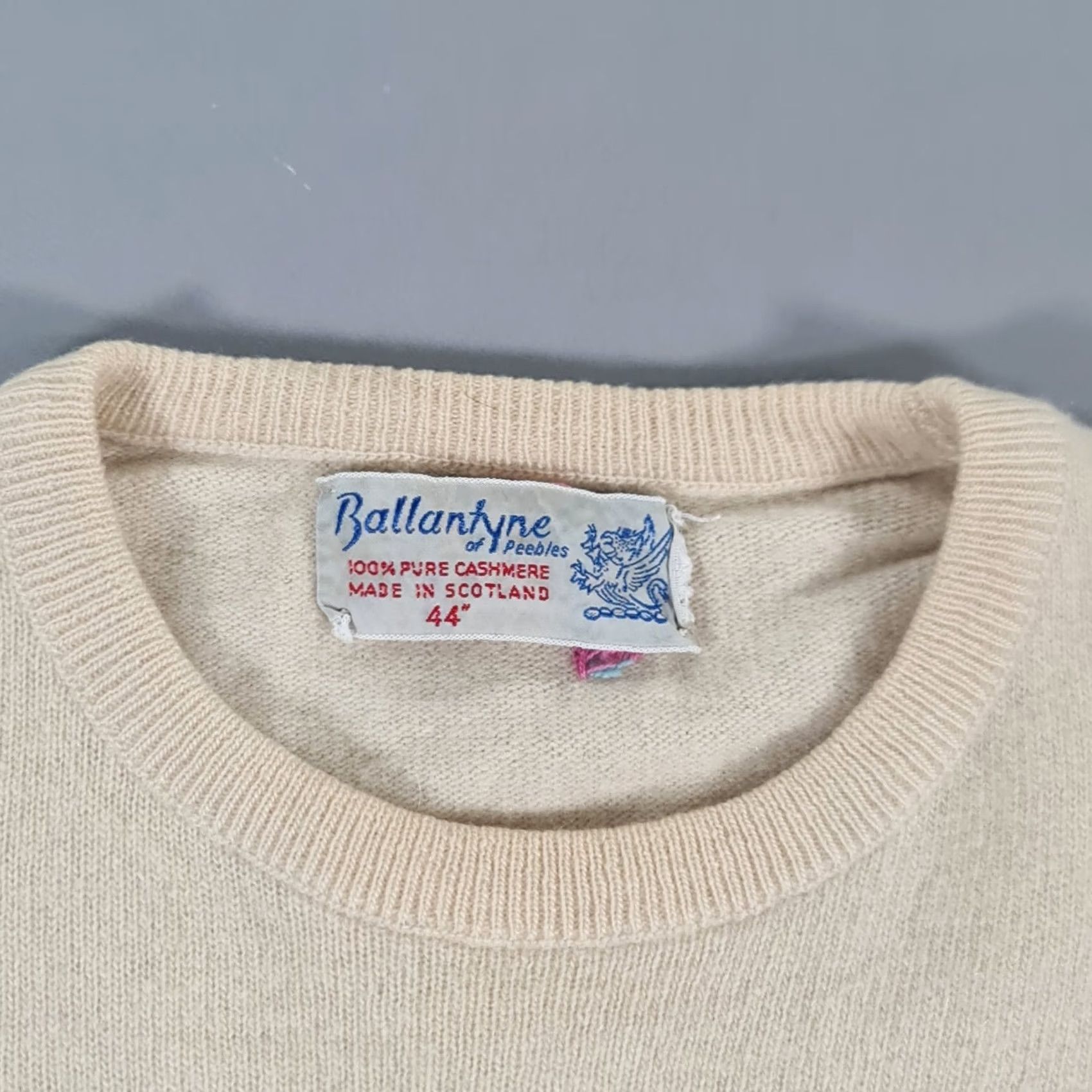 Ballantyne VINTAGE Ballantyne of Peebles Womens Cashmere Jumper Ivory 44 Floral Embroidered Size XL / US 12-14 / IT 48-50 - 3 Thumbnail