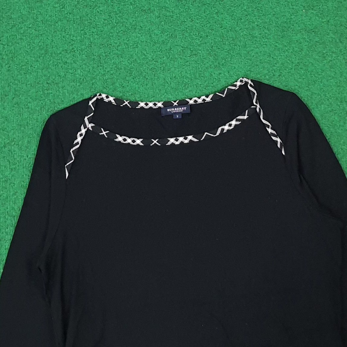 Burberry Burberry Boat Neck Top 3Q Sleeve Custom Logo Tshirt C276N4 Size S / US 4 / IT 40 - 2 Thumbnail