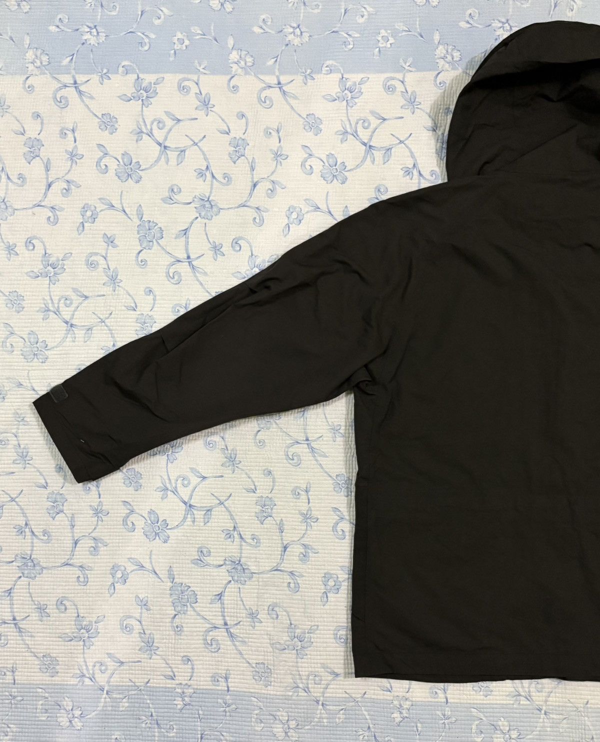 Lemaire Lemaire X Uniqlo Waterproof Olive Color Hoodies Jacket Size US L / EU 52-54 / 3 - 9 Thumbnail