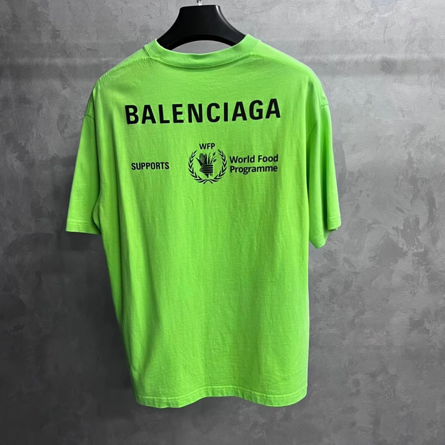 Balenciaga Balenciaga Neon Green Letter Logo Short-Sleeve T-Shirt S Size US S / EU 44-46 / 1 - 2 Thumbnail