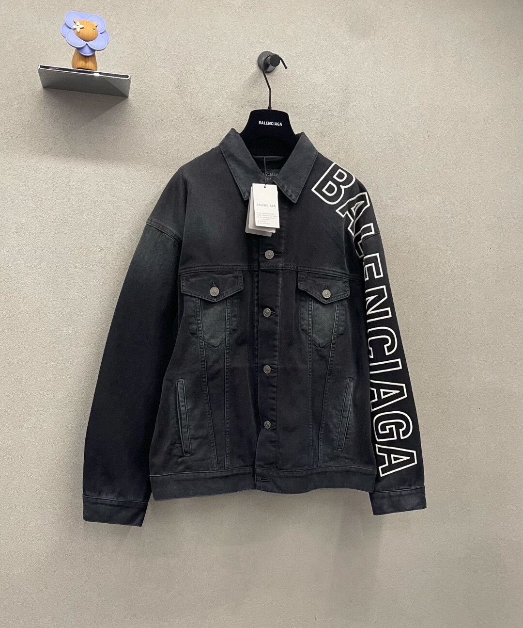 Balenciaga balenciaga black denim jacket size s Size US S / EU 44-46 / 1 - 3 Thumbnail