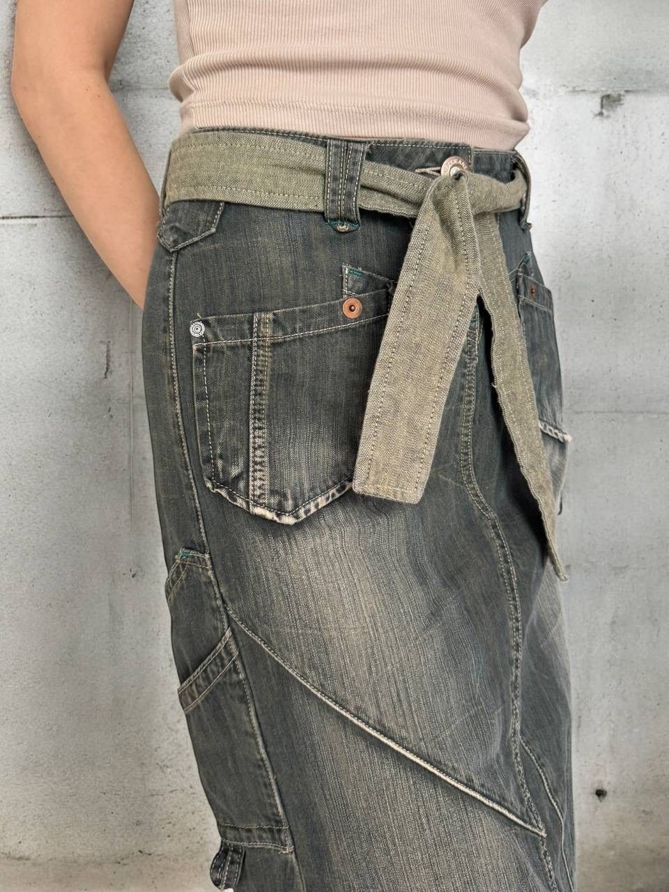 20471120 × If Six Was Nine Amazing Y2K Washed Multipocket Cargo Denim Midi Skirt Size 30" / US 8 / IT 44 - 1 Thumbnail