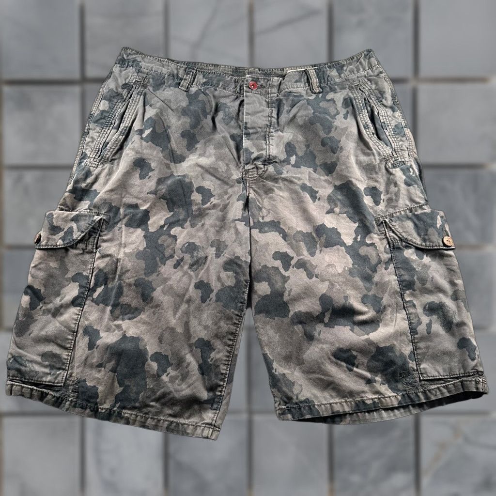Gap GAP Cargo Shorts Mens 40 Gray Camo 100% Cotton Relaxed Button Fly Size US 40 / EU 56 - 1 Thumbnail