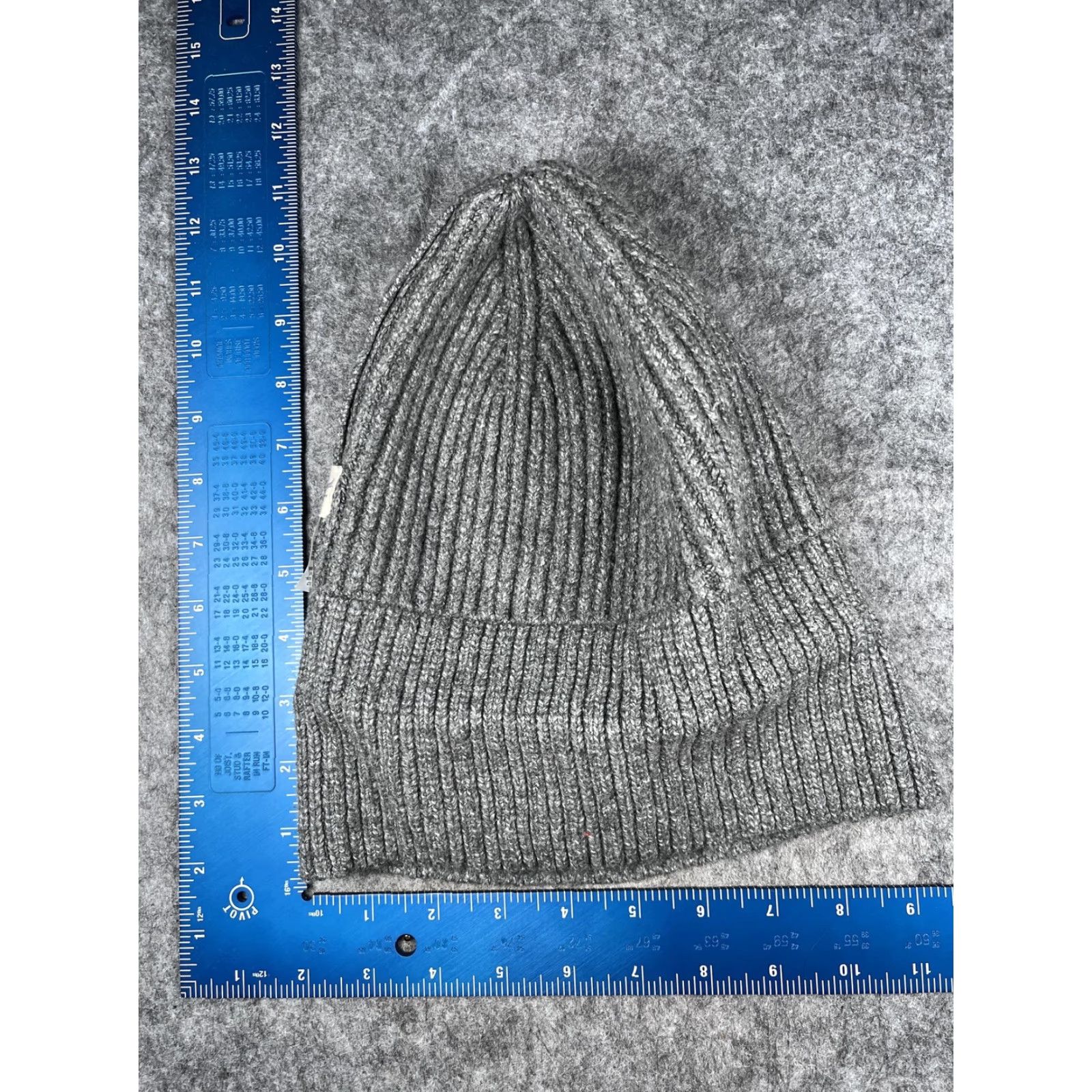 Vintage VINTAGE? No. Universal Thread Hat Beanie Womens One Size Gray Knit Stretch Winter Casual Size ONE SIZE - 5 Thumbnail