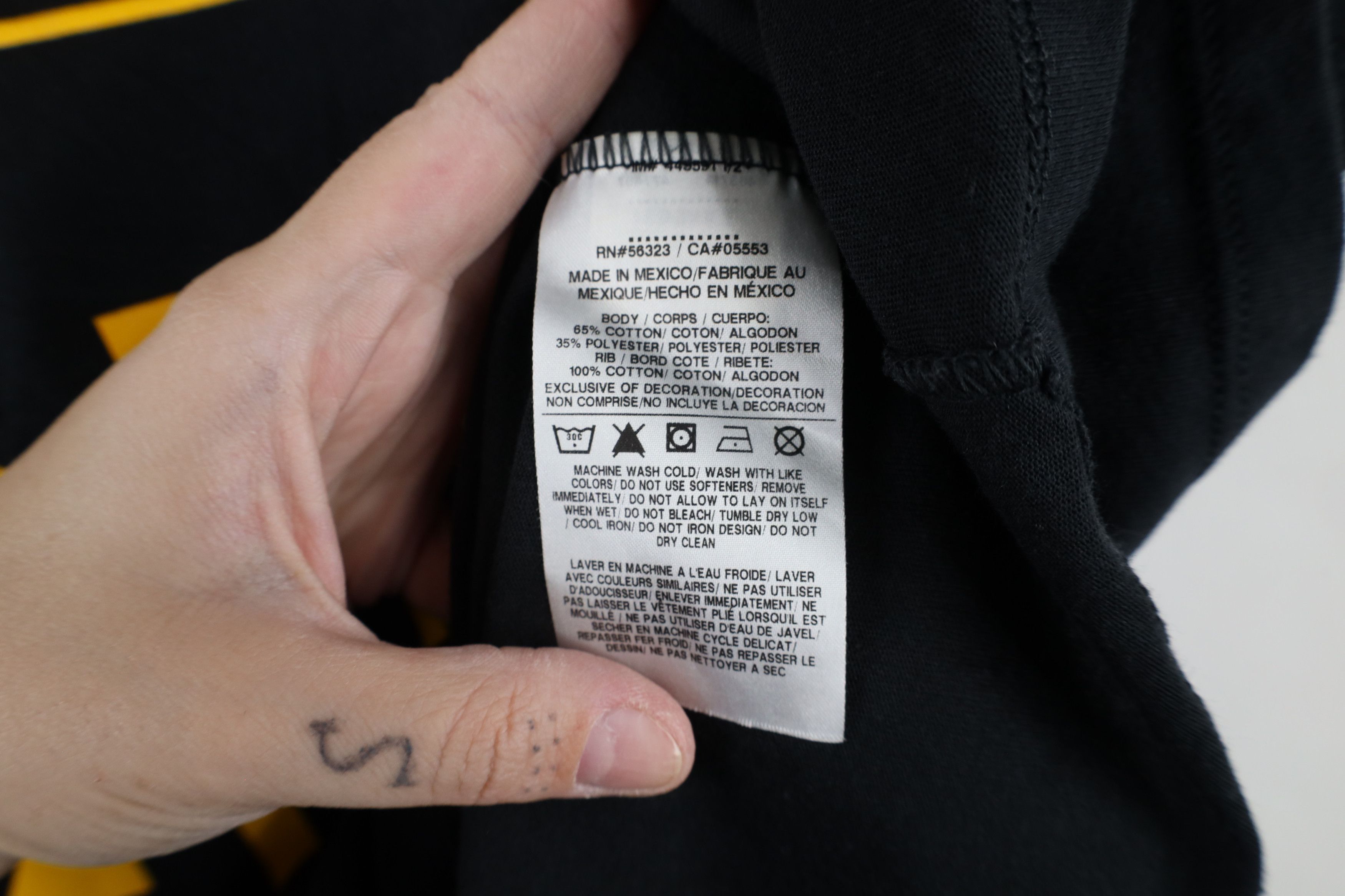 Nike × Vintage Nike Los Angeles Lakers Basketball Jersey T-Shirt Black Size US S / EU 44-46 / 1 - 8 Thumbnail