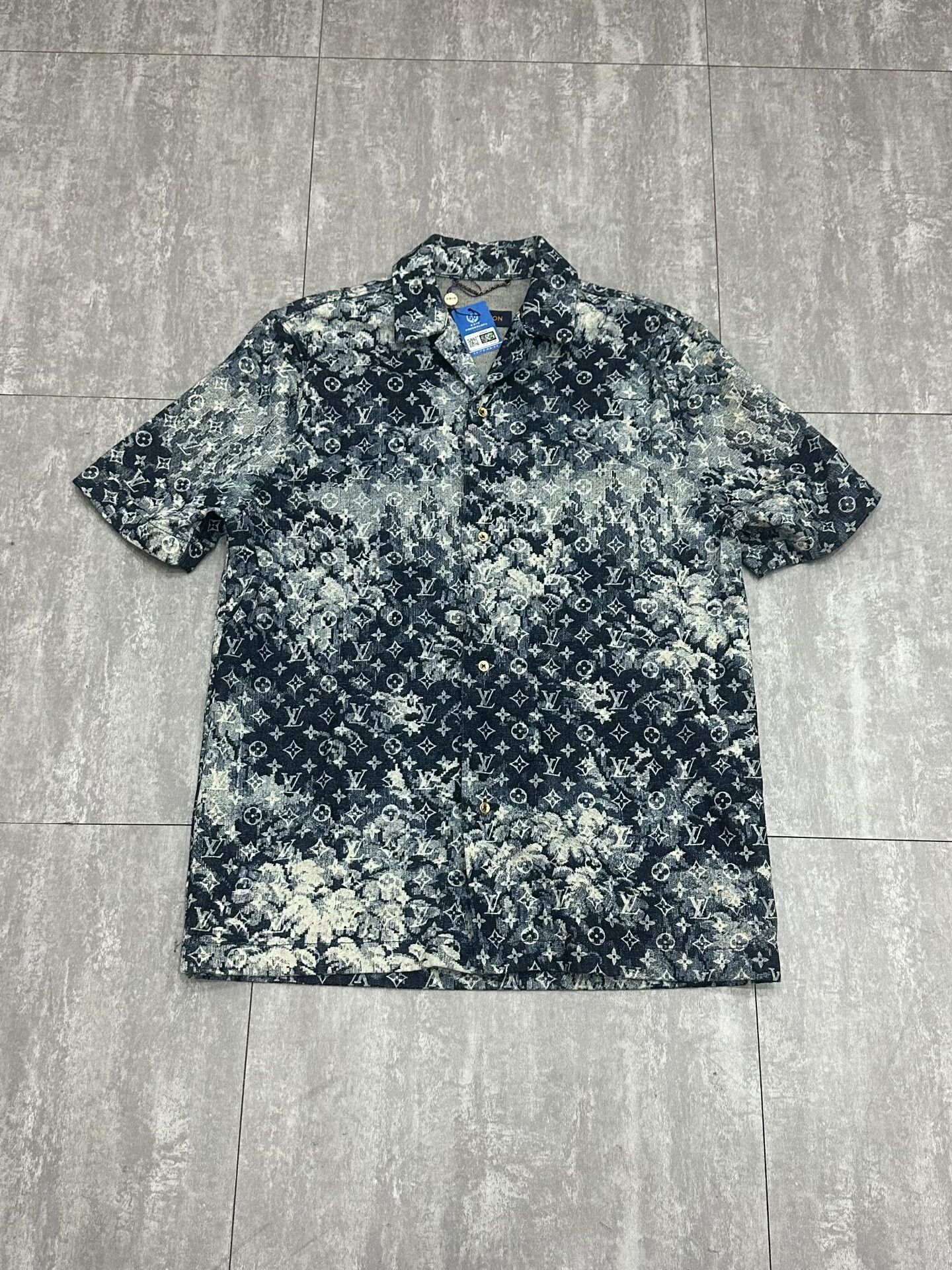 Louis Vuitton Louis Vuitton Collab Multi Shirt s Men Size US S / EU 44-46 / 1 - 1 Thumbnail