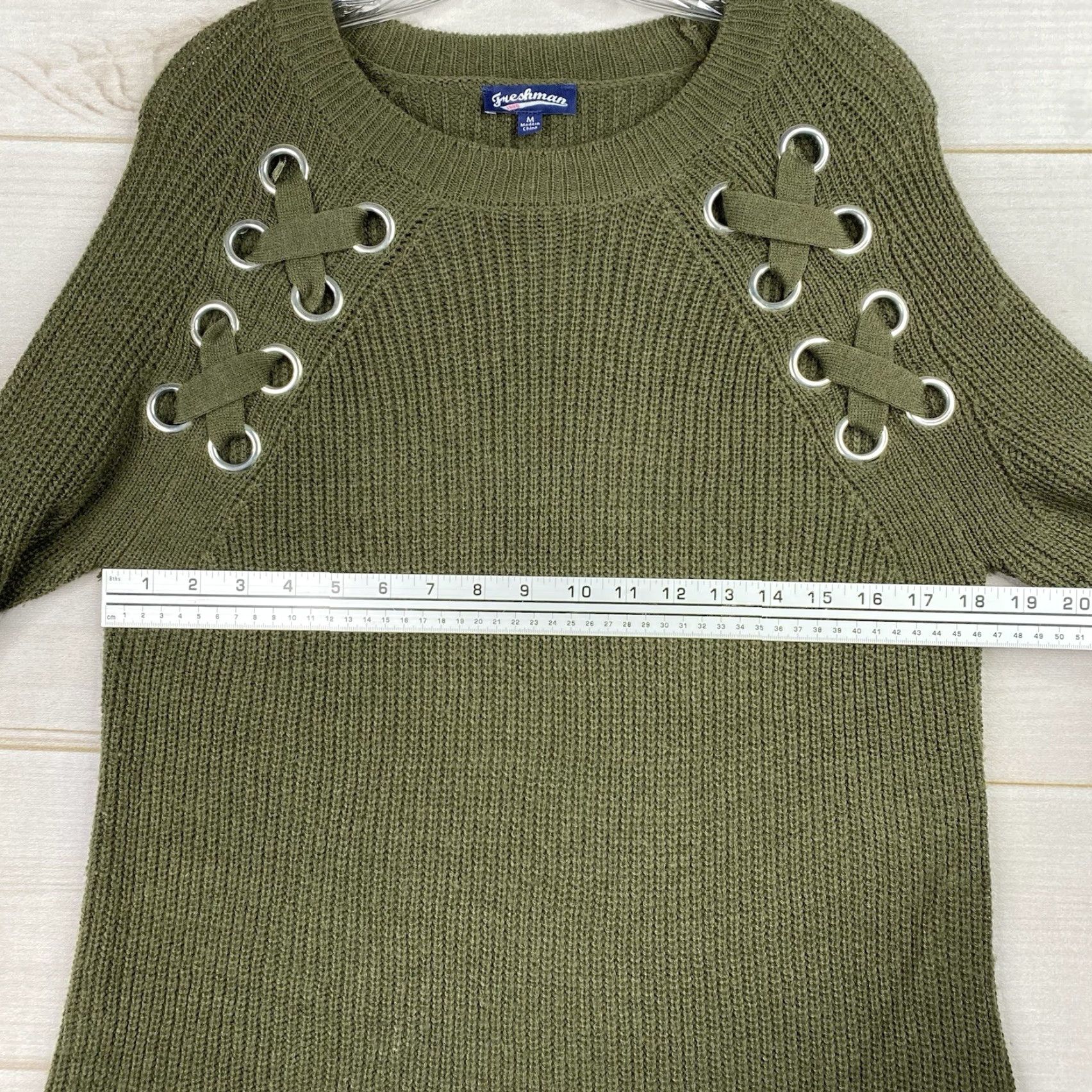 Vintage FRESHMAN 1996 Sweater Womens M Green Cable Knit Round Neck Laced Crochet Silver Grommets Vintage: No (adjusted to rules) Size M / US 6-8 / IT 42-44 - 7 Thumbnail