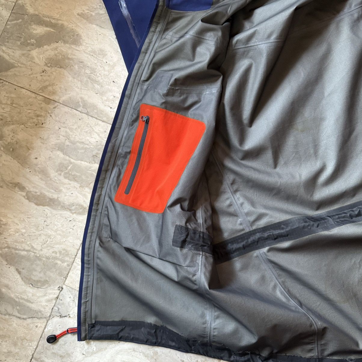 Arc'teryx Arc’teryx Alpha SV Goretex Size US L / EU 52-54 / 3 - 10 Thumbnail